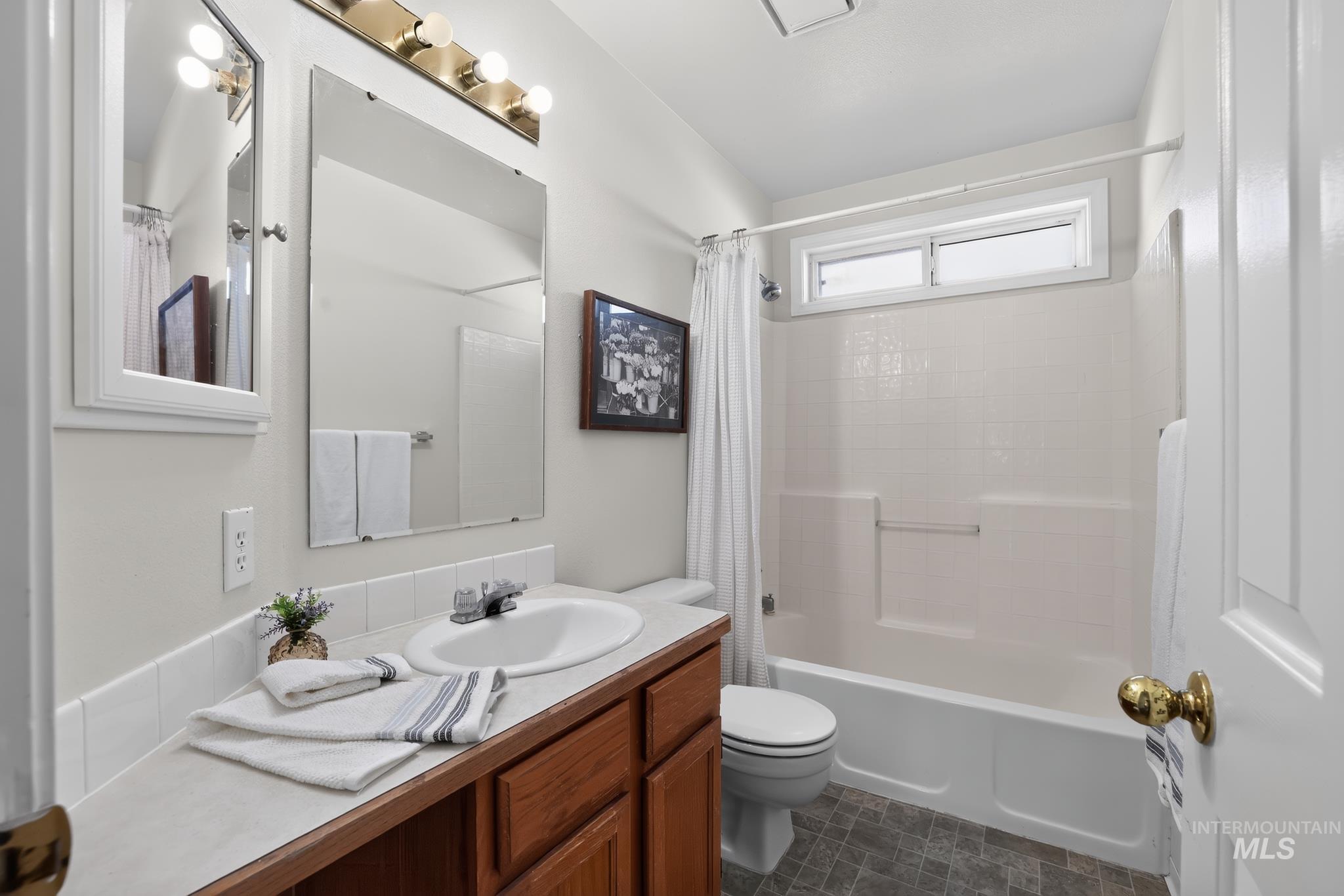 1389 E Tourmaline St, Meridian, Idaho 83646, 3 Bedrooms, 2 Bathrooms, Residential For Sale, Price $420,000, 98993666