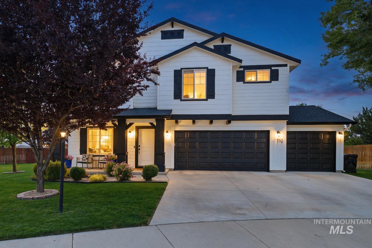 792 W Bird Wing Dr, Meridian, Idaho 83646, 4 Bedrooms, 2.5 Bathrooms, Residential For Sale, Price $620,000, 98993667