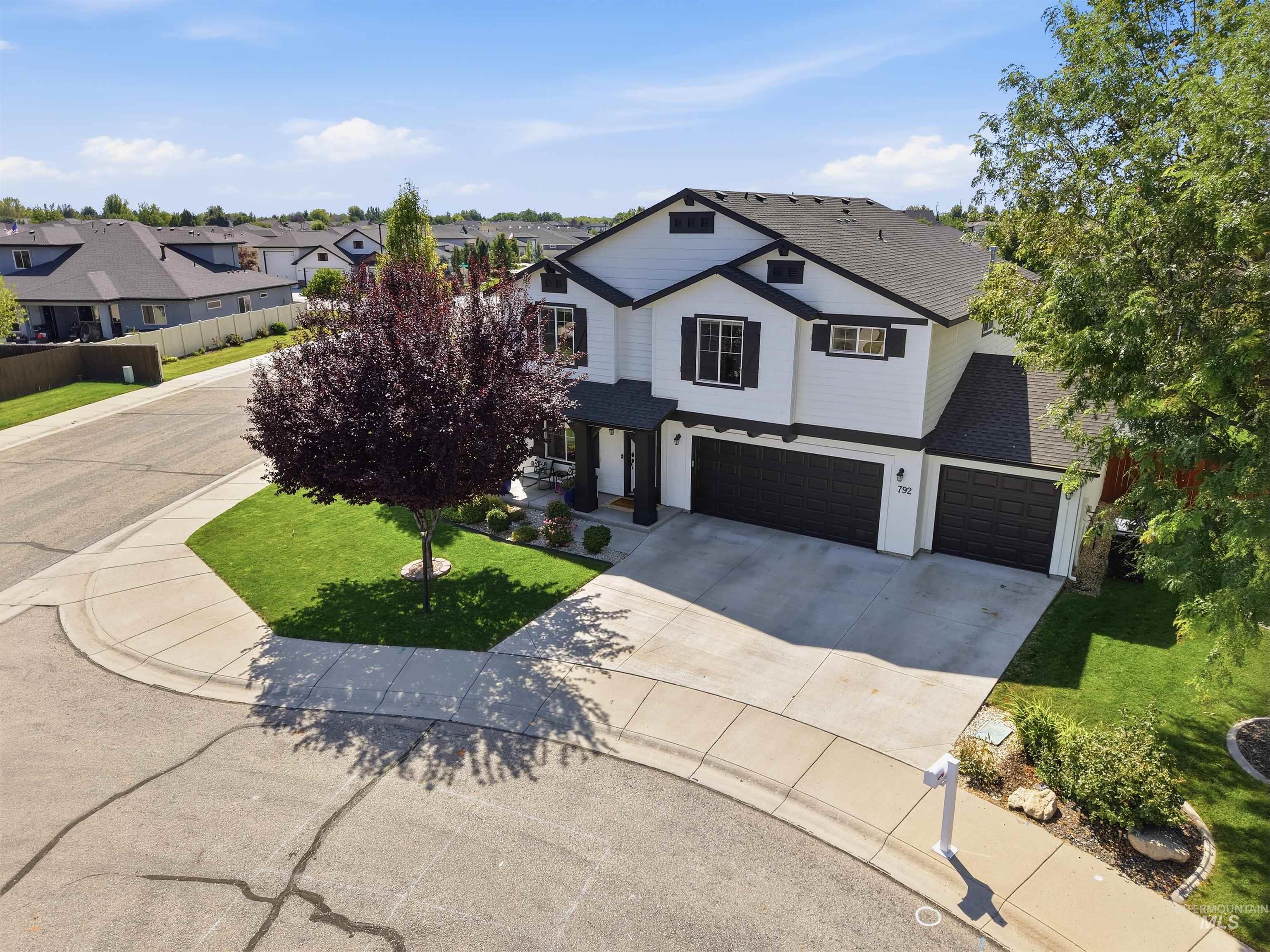 792 W Bird Wing Dr, Meridian, Idaho 83646, 4 Bedrooms, 2.5 Bathrooms, Residential For Sale, Price $620,000, 98993667