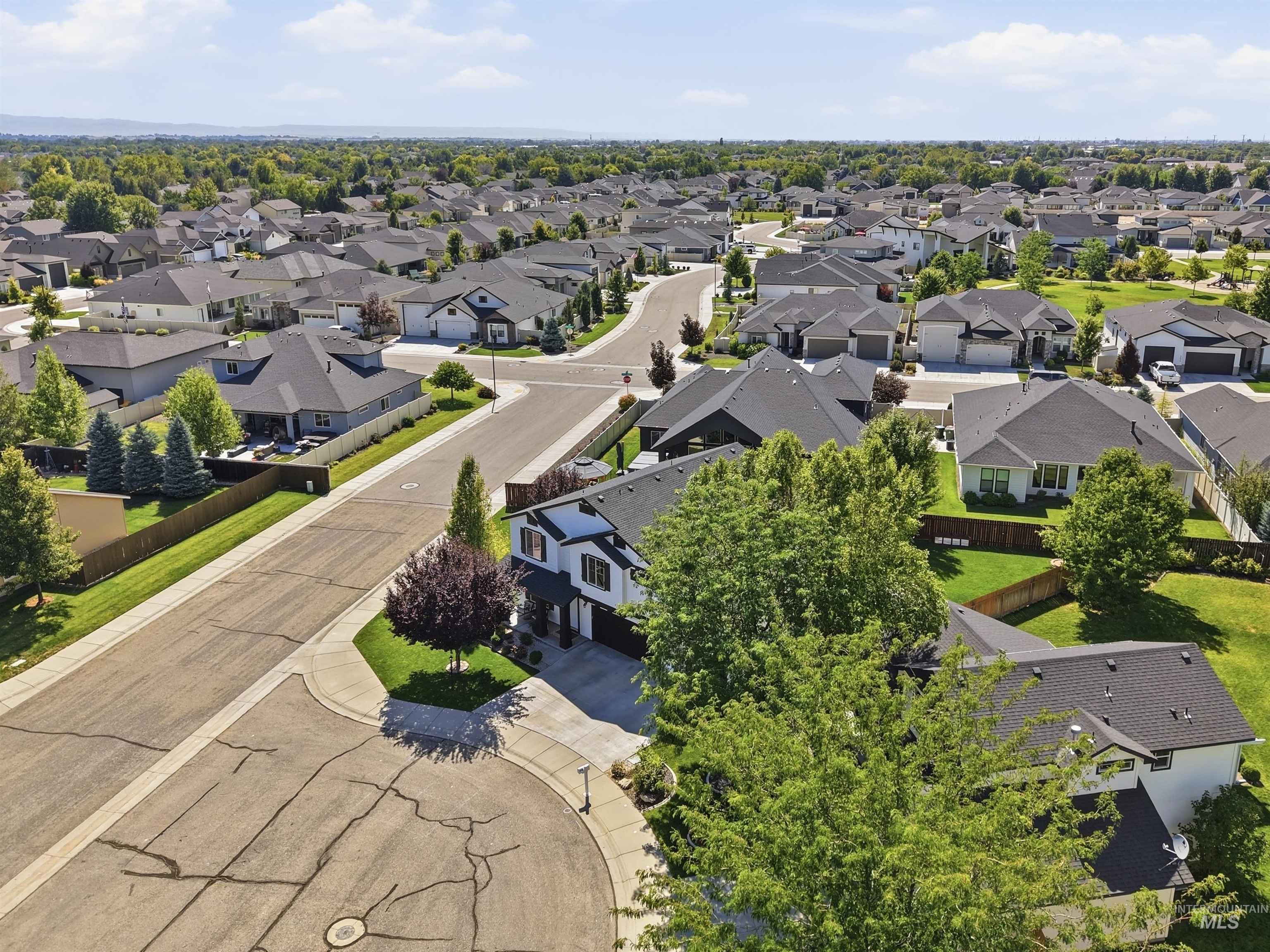 792 W Bird Wing Dr, Meridian, Idaho 83646, 4 Bedrooms, 2.5 Bathrooms, Residential For Sale, Price $620,000, 98993667