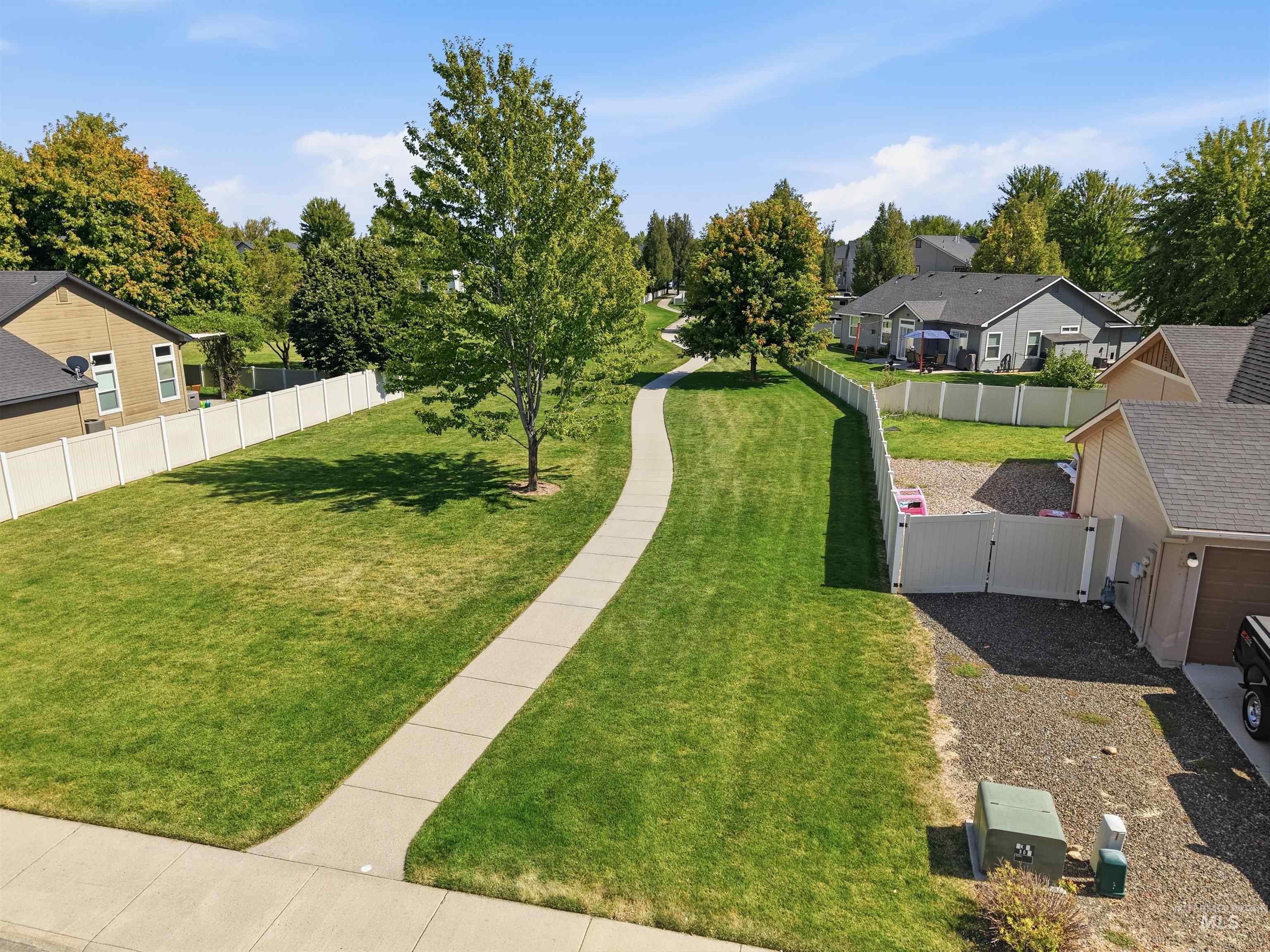 792 W Bird Wing Dr, Meridian, Idaho 83646, 4 Bedrooms, 2.5 Bathrooms, Residential For Sale, Price $620,000, 98993667