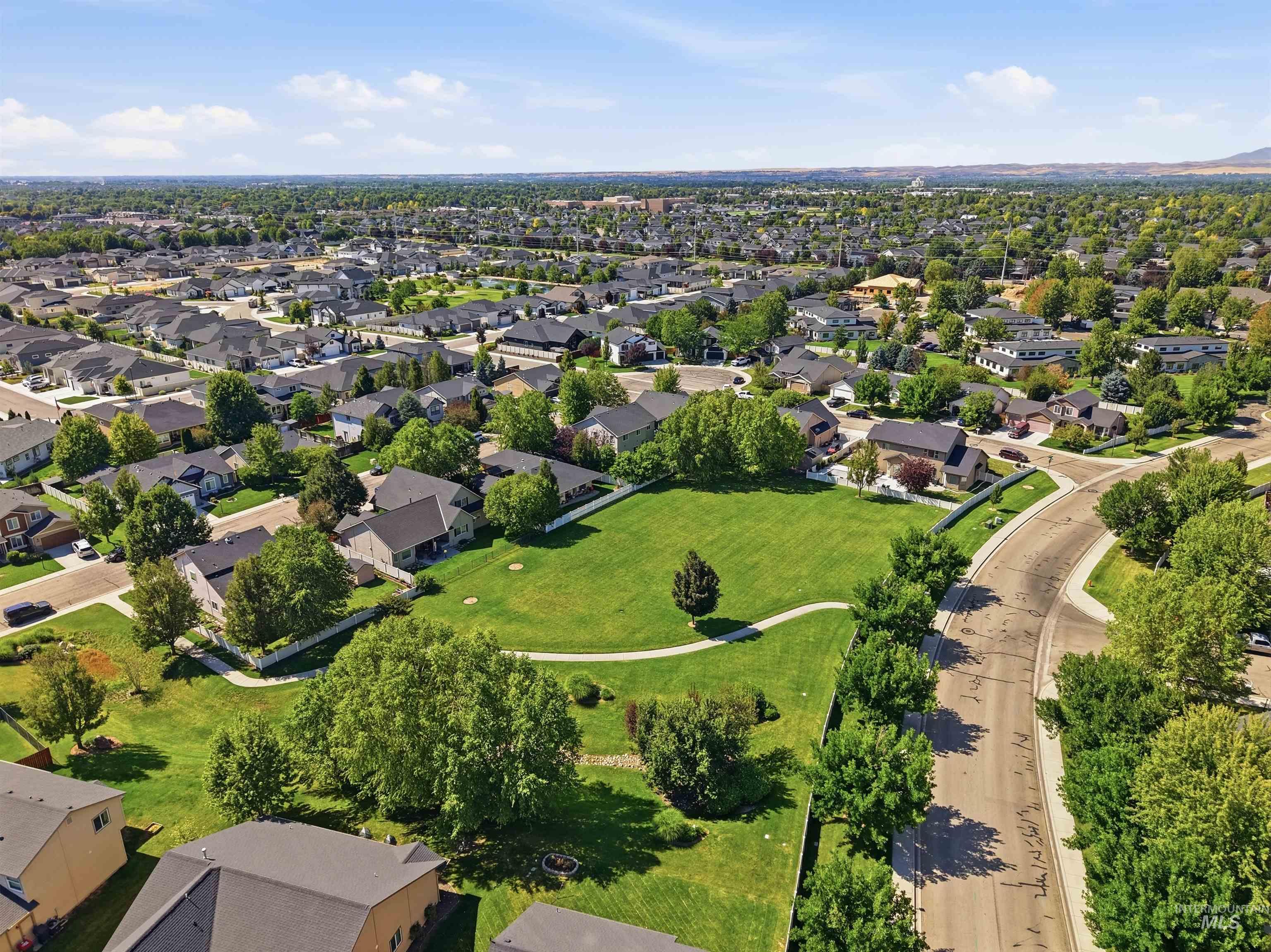 792 W Bird Wing Dr, Meridian, Idaho 83646, 4 Bedrooms, 2.5 Bathrooms, Residential For Sale, Price $620,000, 98993667