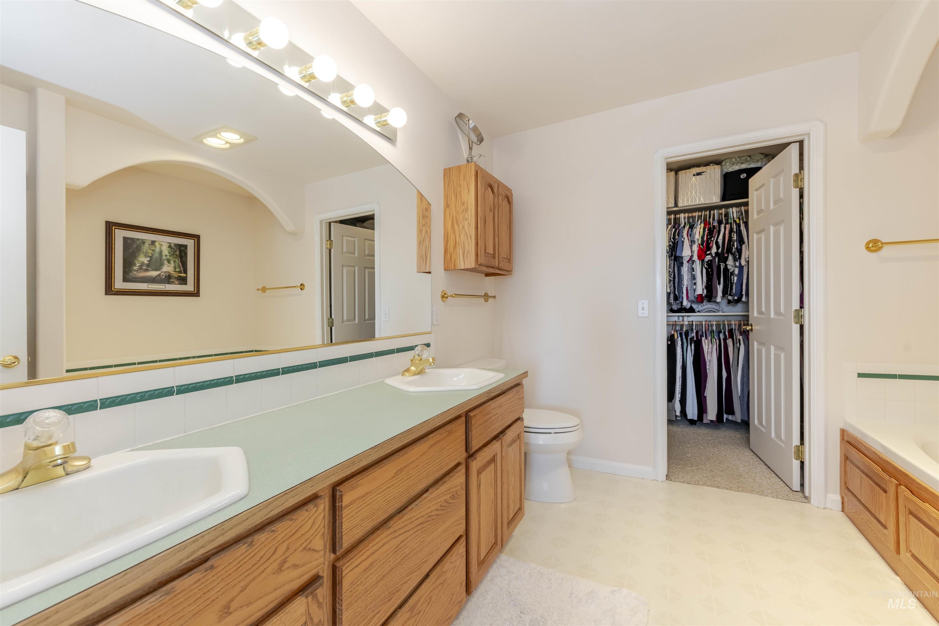 331 Reservoir Dr, Lewiston, Idaho 83501, 4 Bedrooms, 3 Bathrooms, Residential For Sale, Price $535,000,MLS 98993674