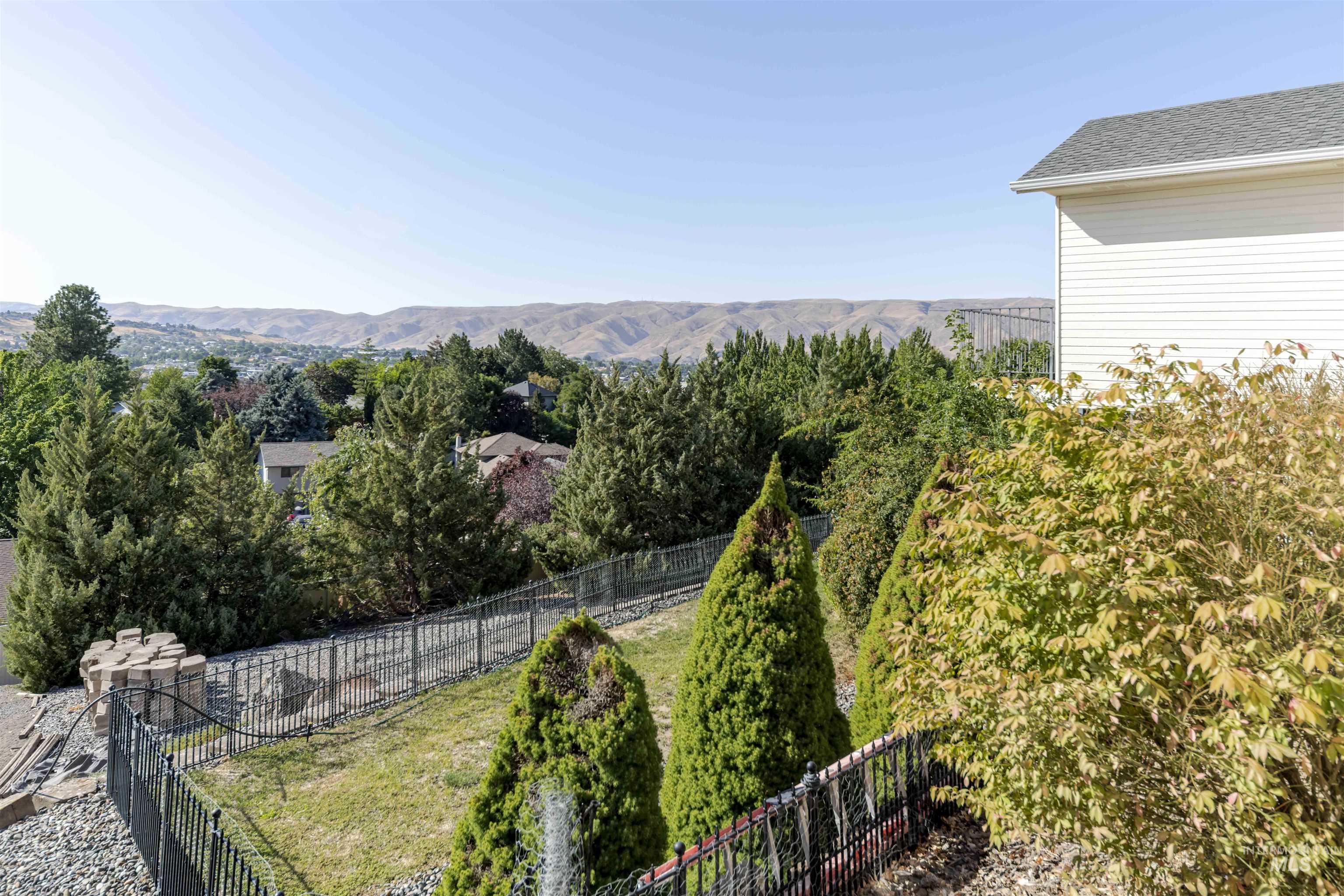 331 Reservoir Dr, Lewiston, Idaho 83501, 4 Bedrooms, 3 Bathrooms, Residential For Sale, Price $535,000,MLS 98993674