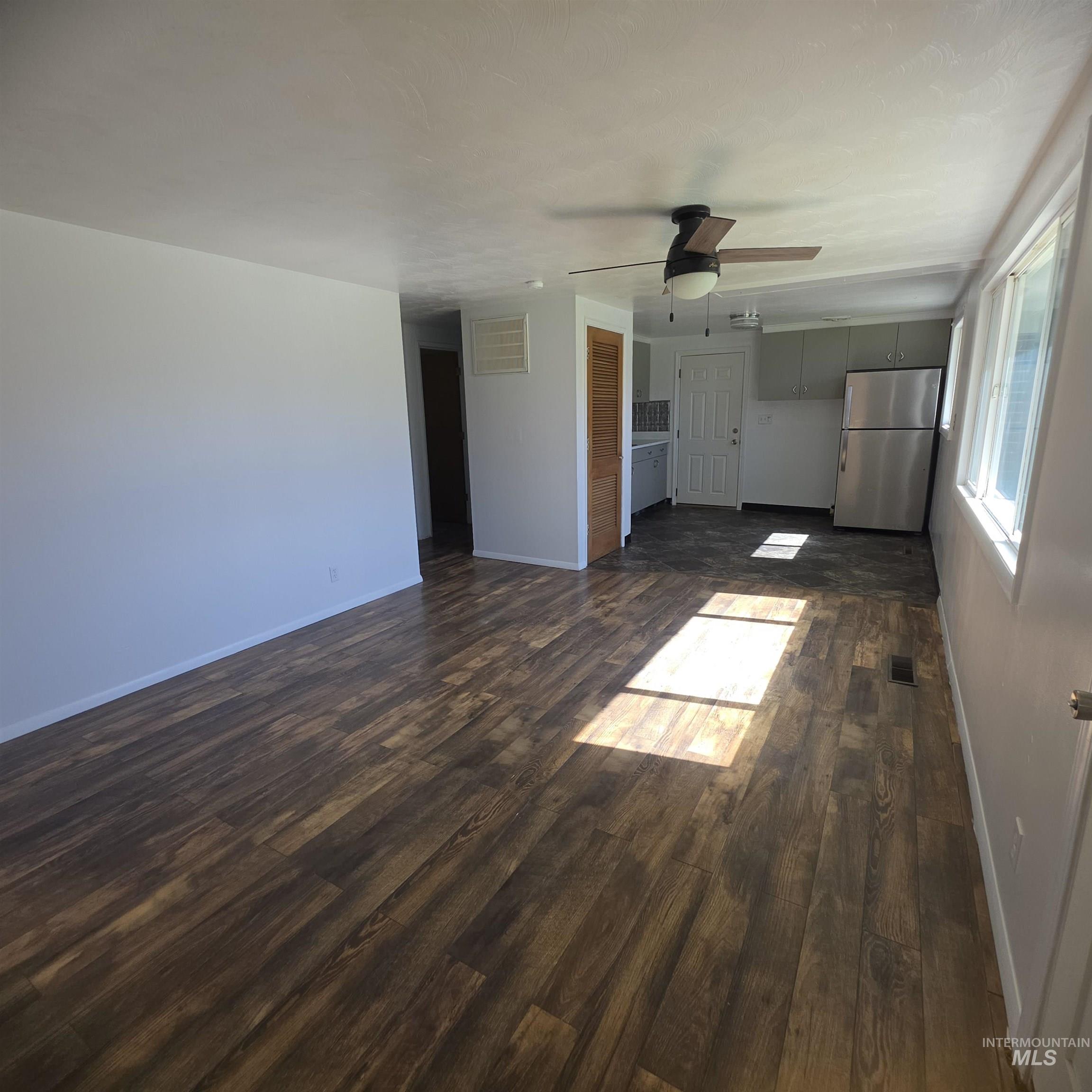 2431 Miller Avenue, Burley, Idaho 83318, 3 Bedrooms, 1 Bathroom, Residential For Sale, Price $235,000,MLS 98993675
