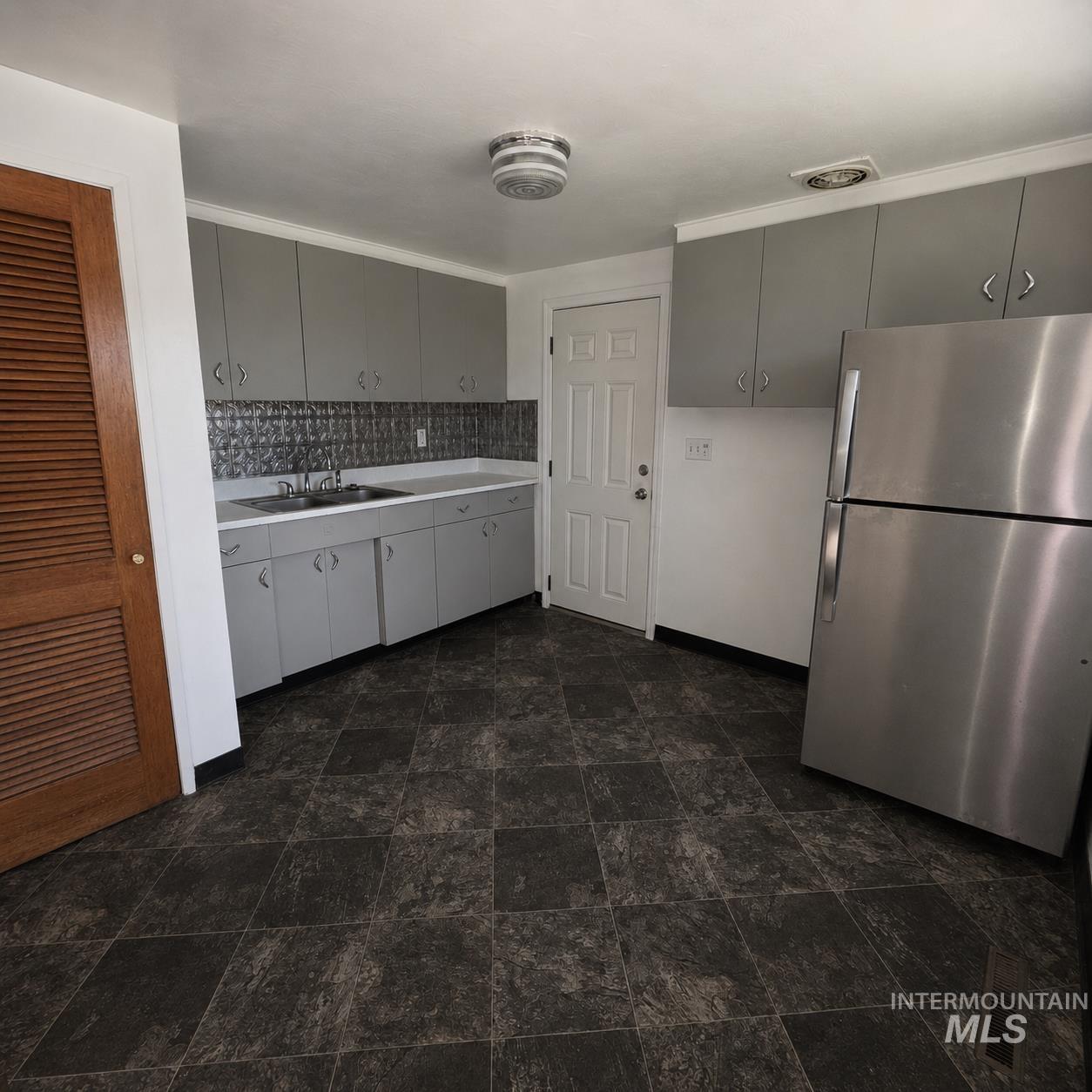 2431 Miller Avenue, Burley, Idaho 83318, 3 Bedrooms, 1 Bathroom, Residential For Sale, Price $235,000,MLS 98993675