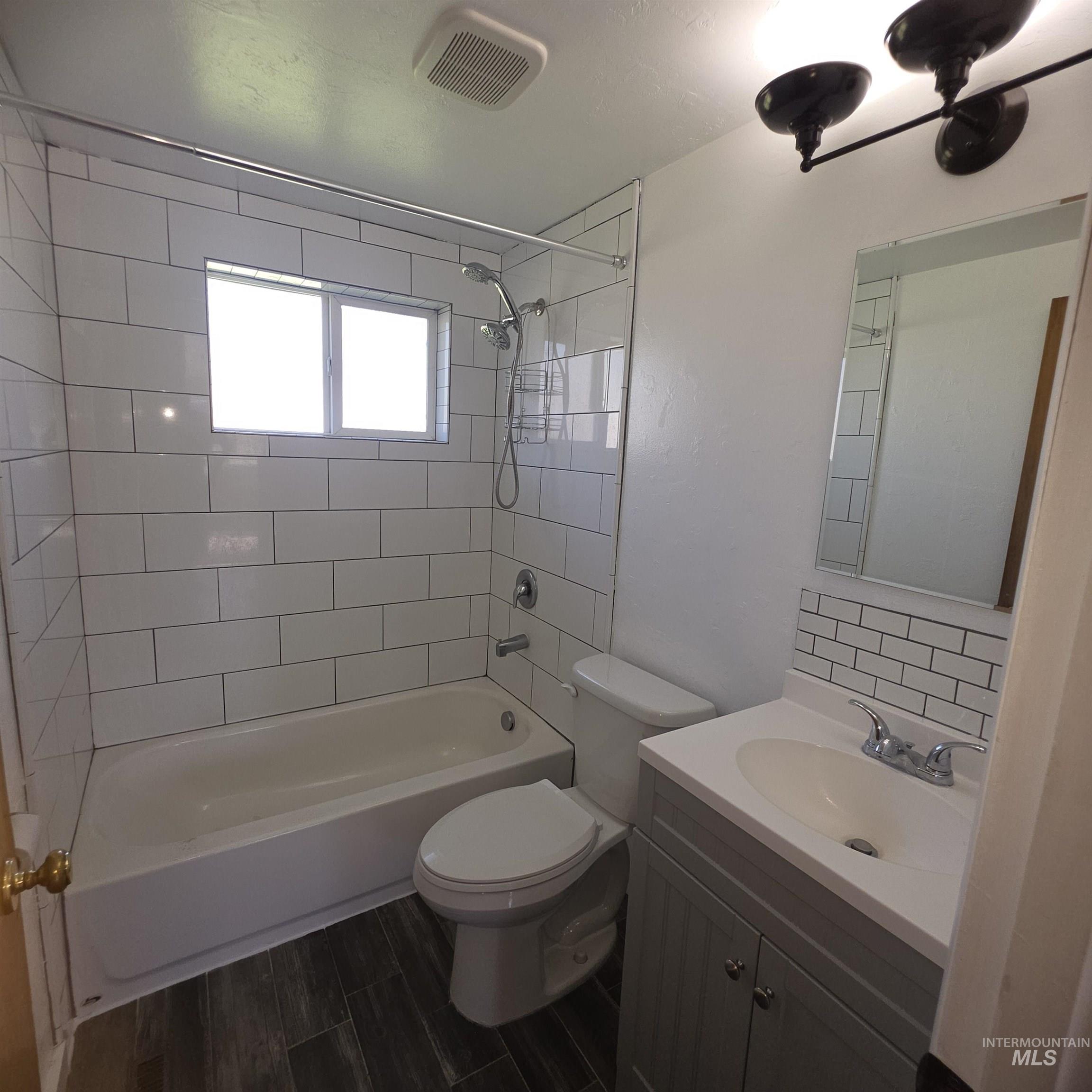 2431 Miller Avenue, Burley, Idaho 83318, 3 Bedrooms, 1 Bathroom, Residential For Sale, Price $235,000,MLS 98993675