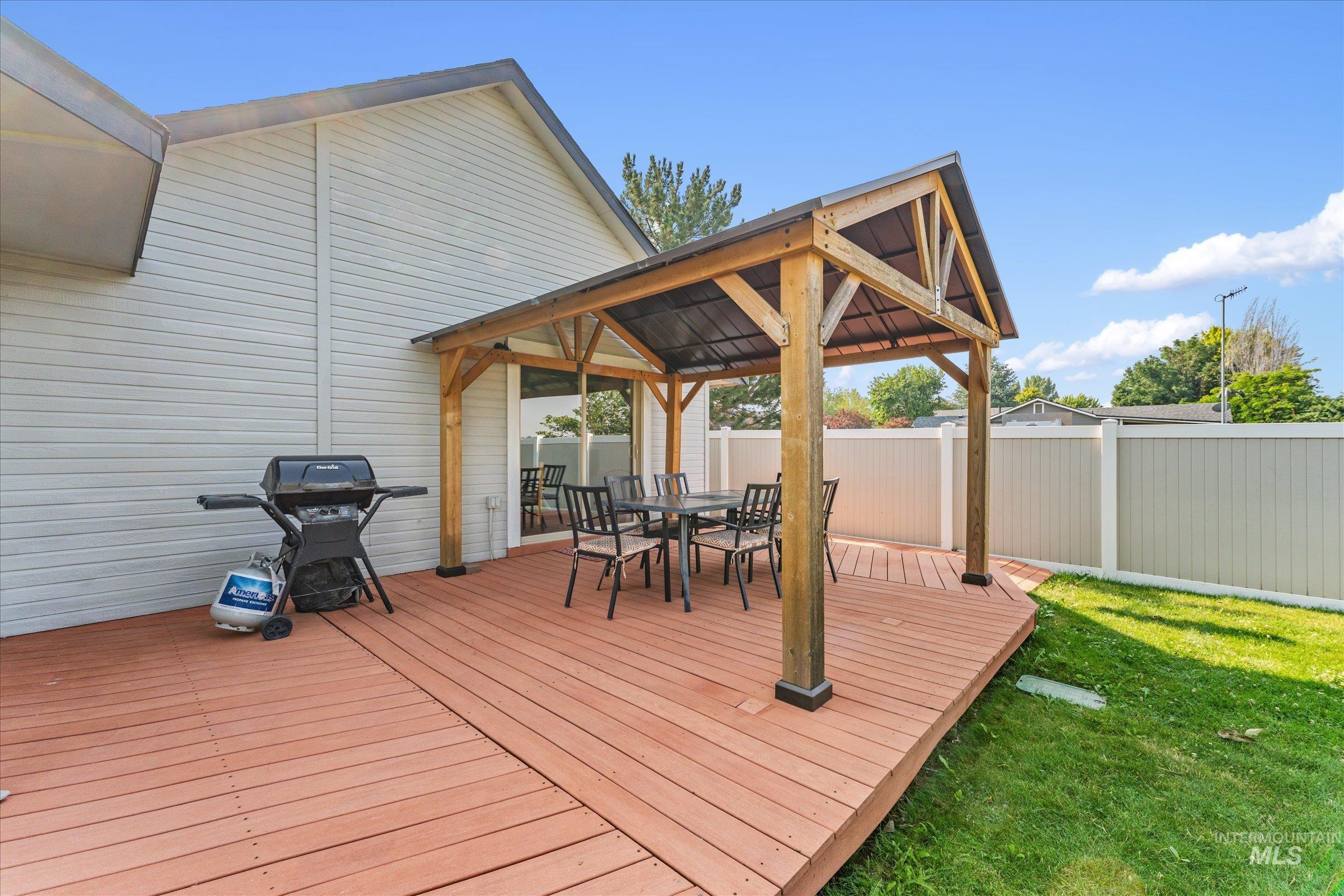 349 S Lodestone Ave, Meridian, Idaho 83642, 4 Bedrooms, 3 Bathrooms, Residential For Sale, Price $505,000,MLS 98993676