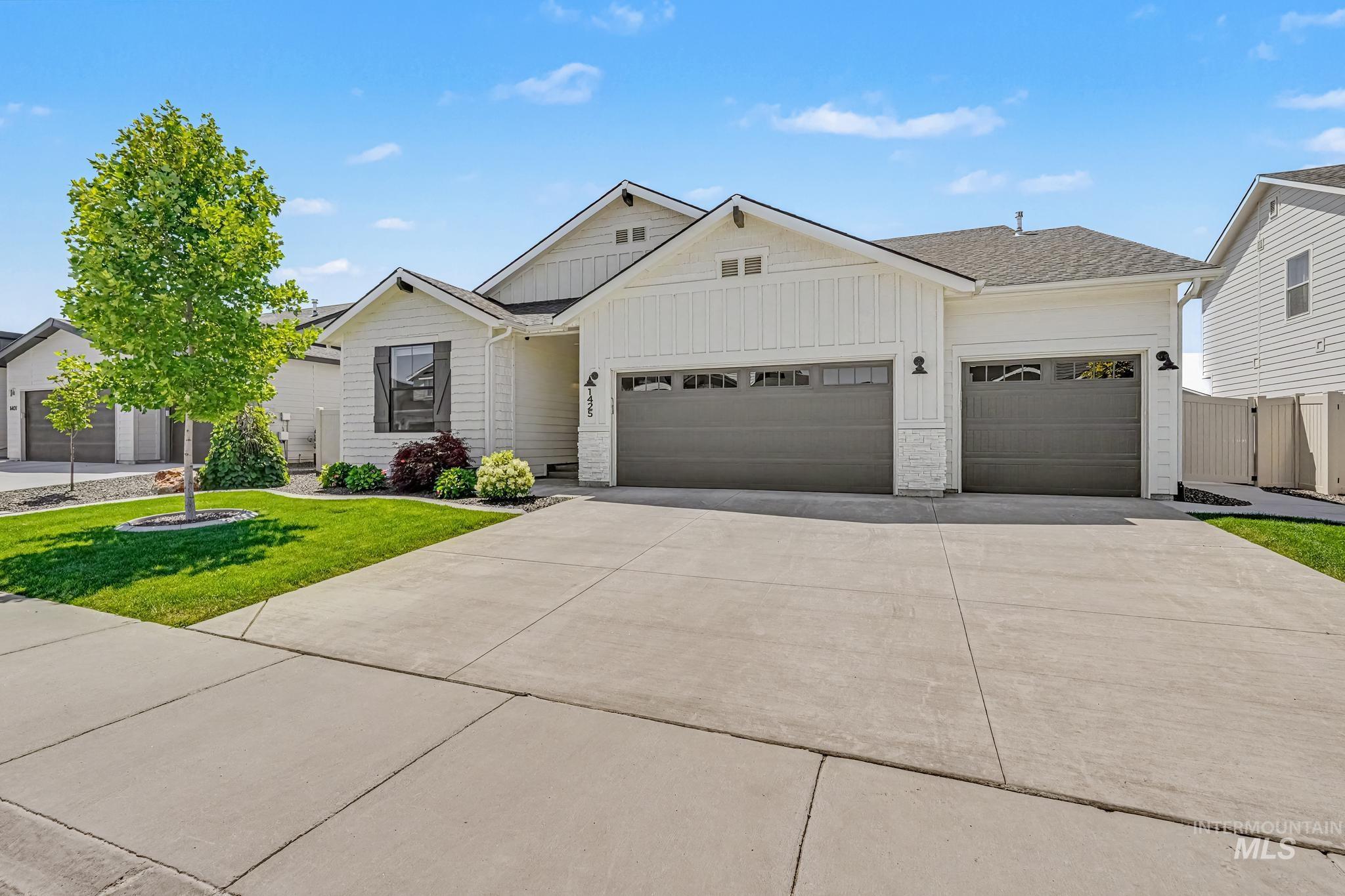 1425 W Riodosa Dr, Meridian, Idaho 83642, 4 Bedrooms, 2 Bathrooms, Residential For Sale, Price $559,900,MLS 98993677