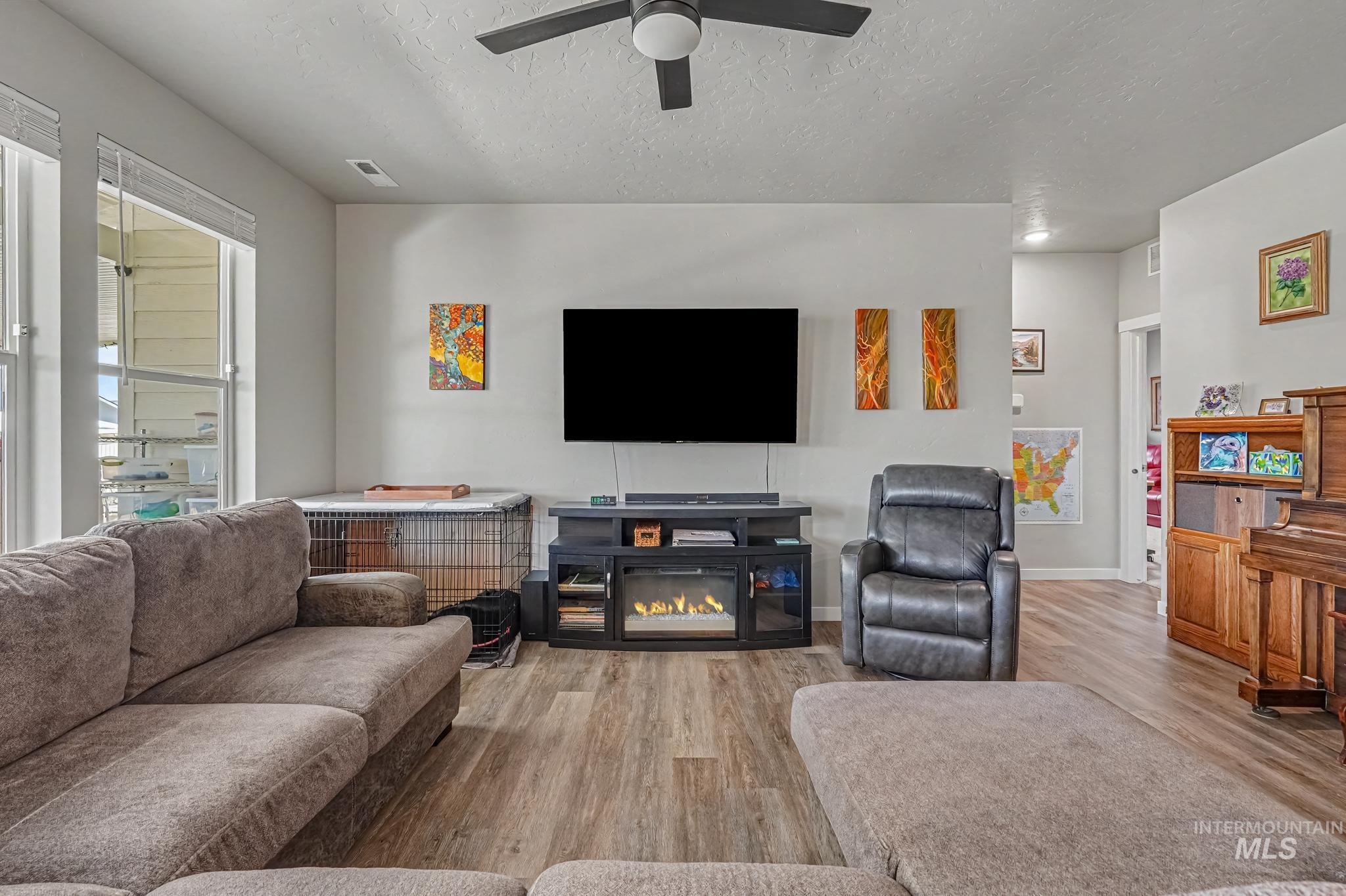 1425 W Riodosa Dr, Meridian, Idaho 83642, 4 Bedrooms, 2 Bathrooms, Residential For Sale, Price $559,900,MLS 98993677