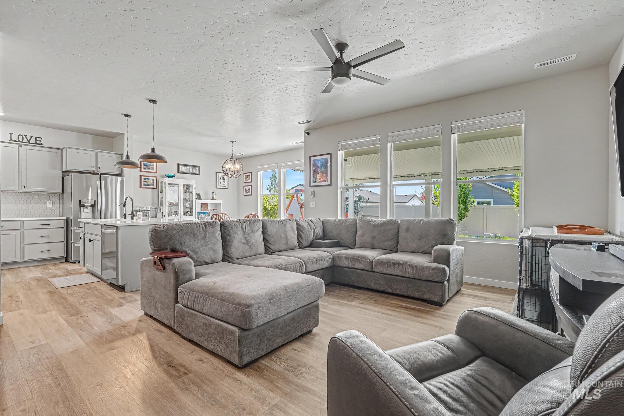 1425 W Riodosa Dr, Meridian, Idaho 83642, 4 Bedrooms, 2 Bathrooms, Residential For Sale, Price $559,900,MLS 98993677