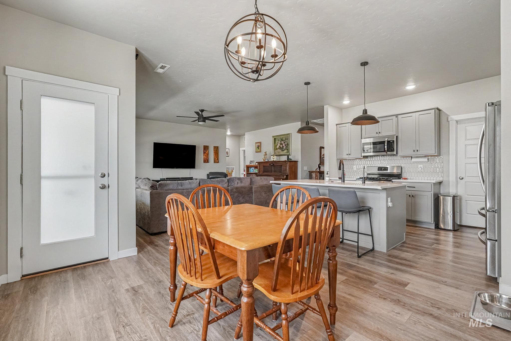 1425 W Riodosa Dr, Meridian, Idaho 83642, 4 Bedrooms, 2 Bathrooms, Residential For Sale, Price $559,900,MLS 98993677