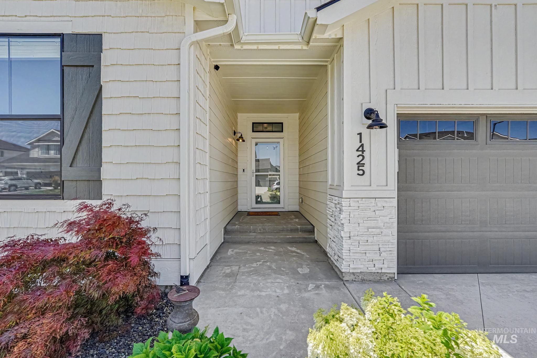 1425 W Riodosa Dr, Meridian, Idaho 83642, 4 Bedrooms, 2 Bathrooms, Residential For Sale, Price $559,900,MLS 98993677