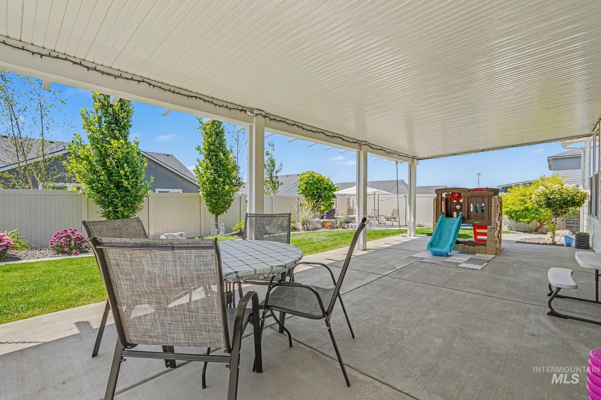 1425 W Riodosa Dr, Meridian, Idaho 83642, 4 Bedrooms, 2 Bathrooms, Residential For Sale, Price $559,900,MLS 98993677