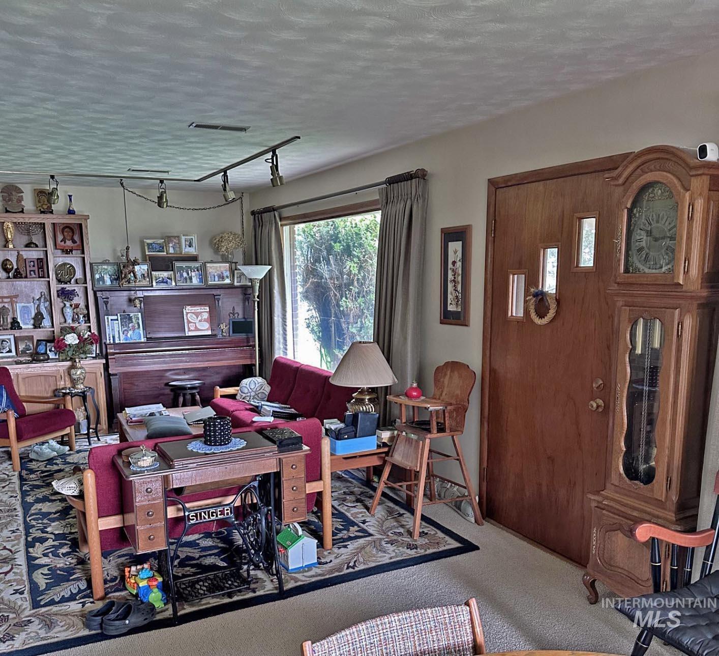 22347 Upper Pleasant Ridge Road, Caldwell, Idaho 83607, 4 Bedrooms, 3 Bathrooms, Residential For Sale, Price $979,000,MLS 98993678