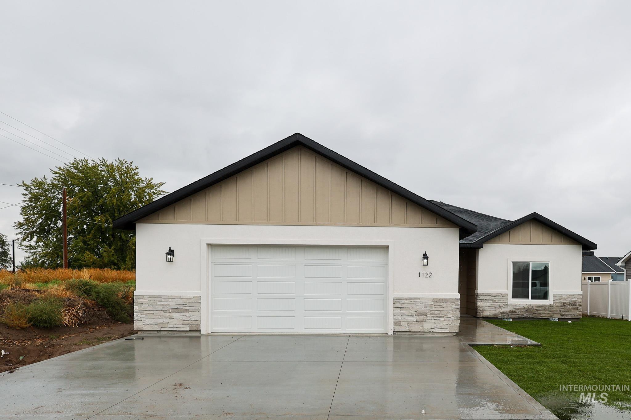 1122 13th St., Rupert, Idaho 83350, 3 Bedrooms, 2 Bathrooms, Residential For Sale, Price $341,000,MLS 98993681