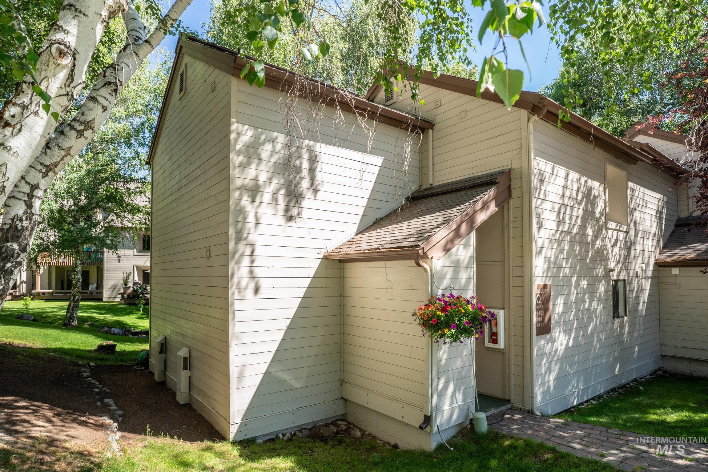 2409 Indian Springs Condo Dr, Sun Valley, Idaho 83353, 3 Bedrooms, 2 Bathrooms, Residential For Sale, Price $695,000, 98993684
