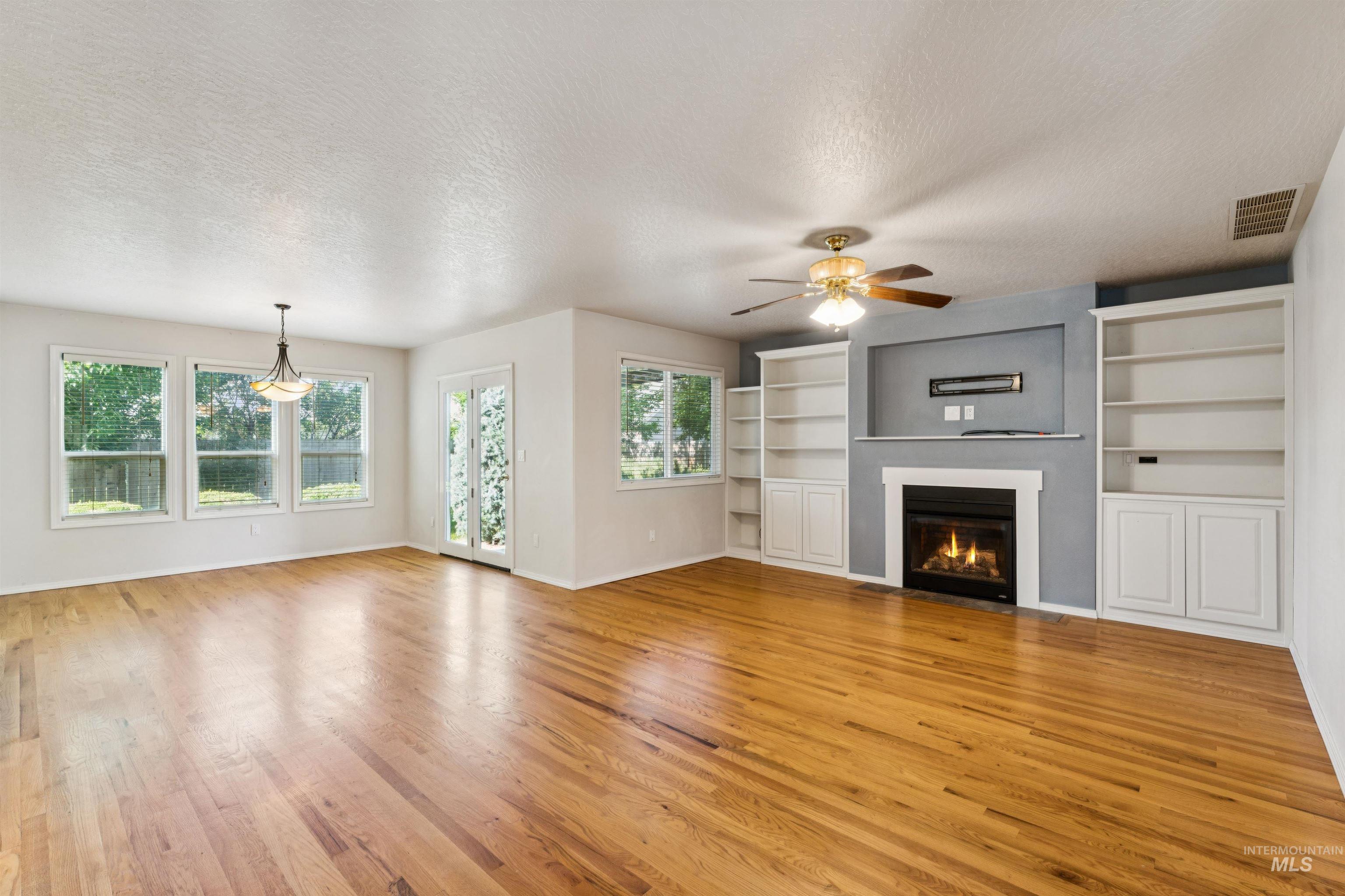 1835 E Meadowgrass St, Meridian, Idaho 83646, 3 Bedrooms, 2.5 Bathrooms, Residential For Sale, Price $445,000, 98993685