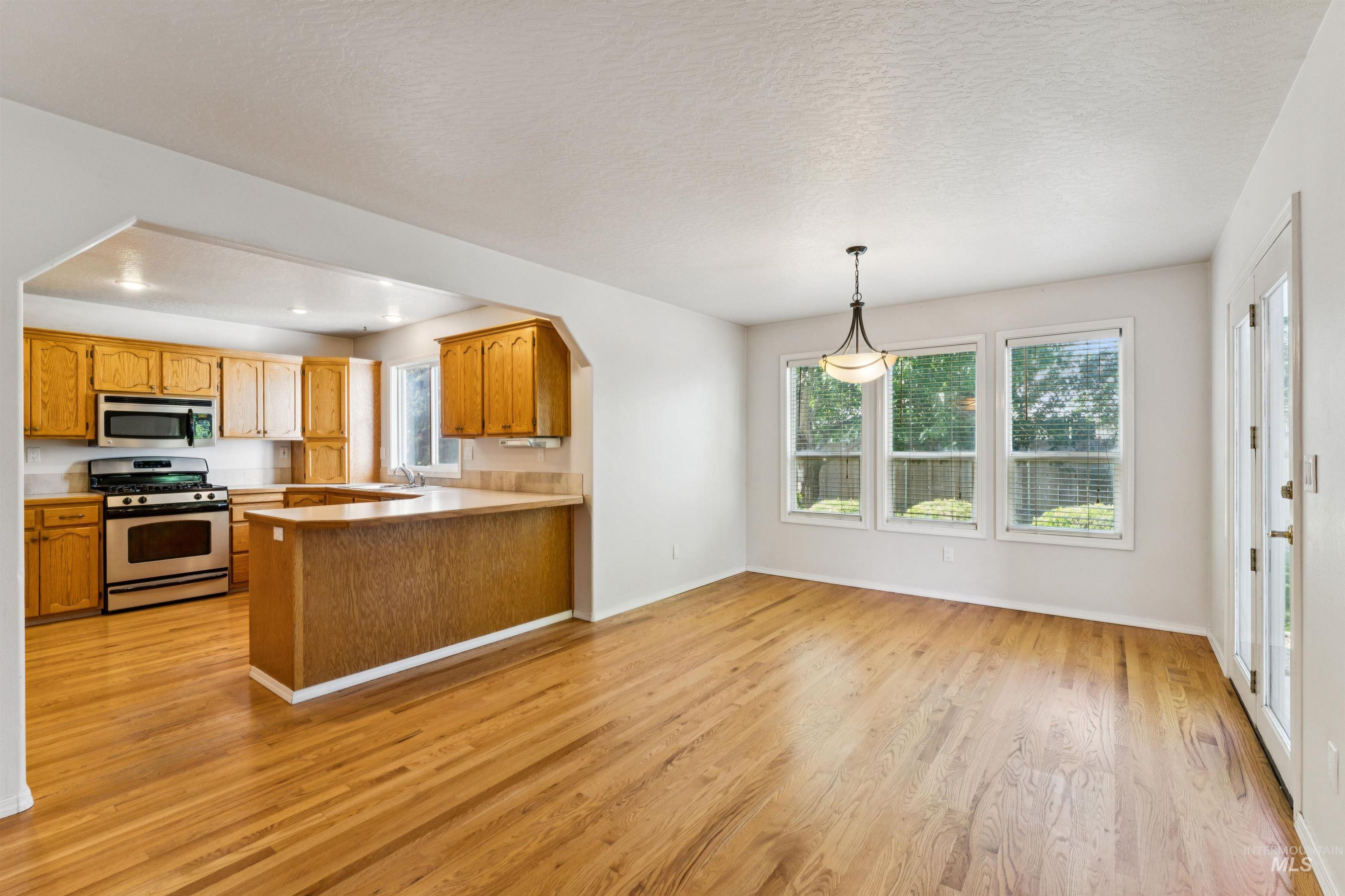 1835 E Meadowgrass St, Meridian, Idaho 83646, 3 Bedrooms, 2.5 Bathrooms, Residential For Sale, Price $445,000, 98993685