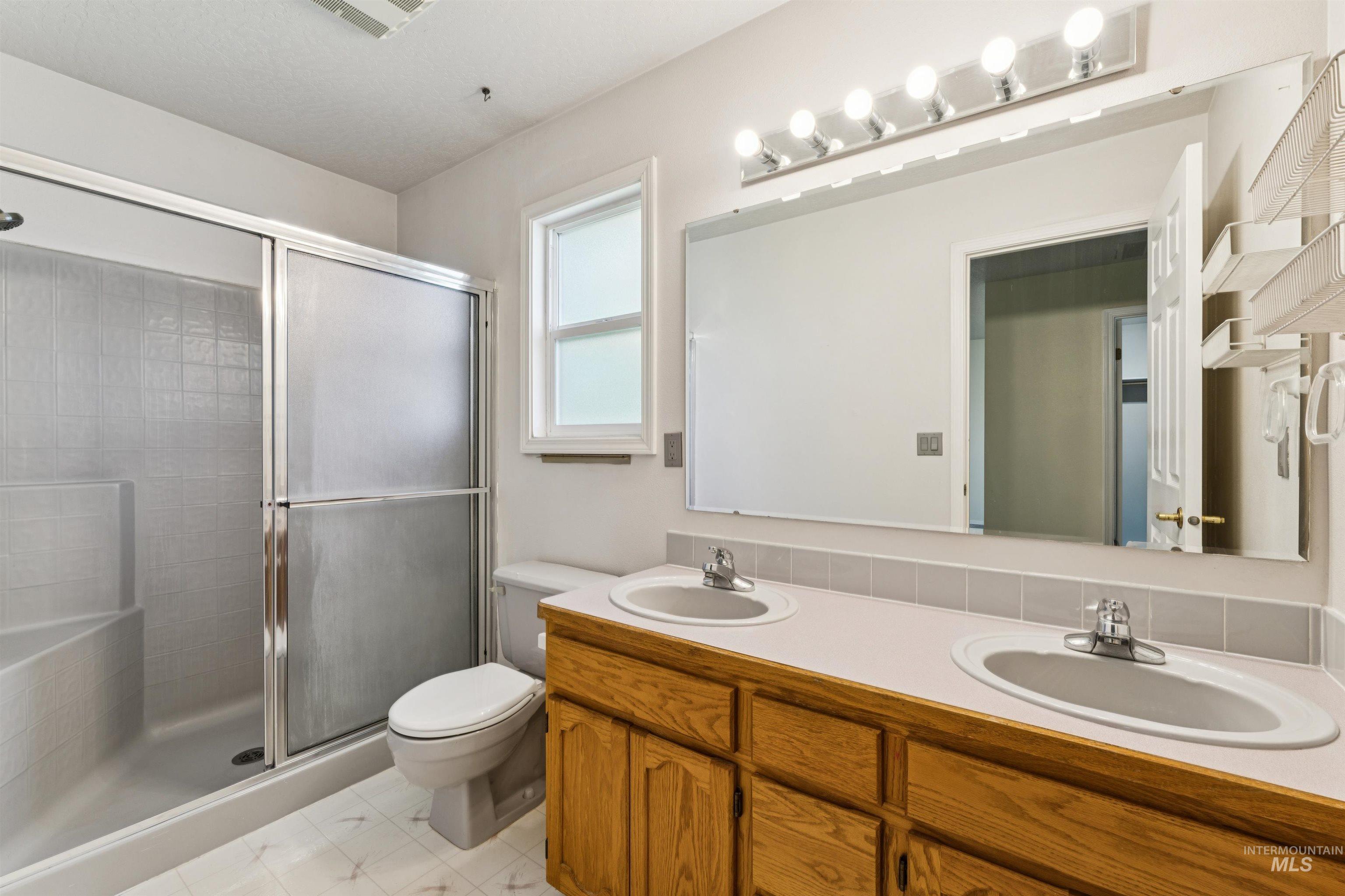 1835 E Meadowgrass St, Meridian, Idaho 83646, 3 Bedrooms, 2.5 Bathrooms, Residential For Sale, Price $445,000, 98993685