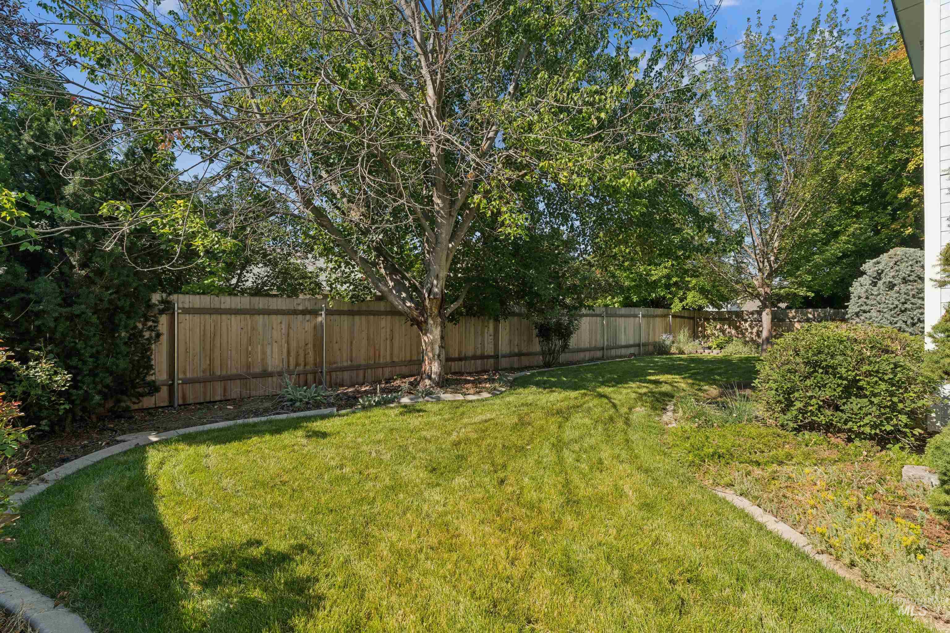 1835 E Meadowgrass St, Meridian, Idaho 83646, 3 Bedrooms, 2.5 Bathrooms, Residential For Sale, Price $445,000, 98993685