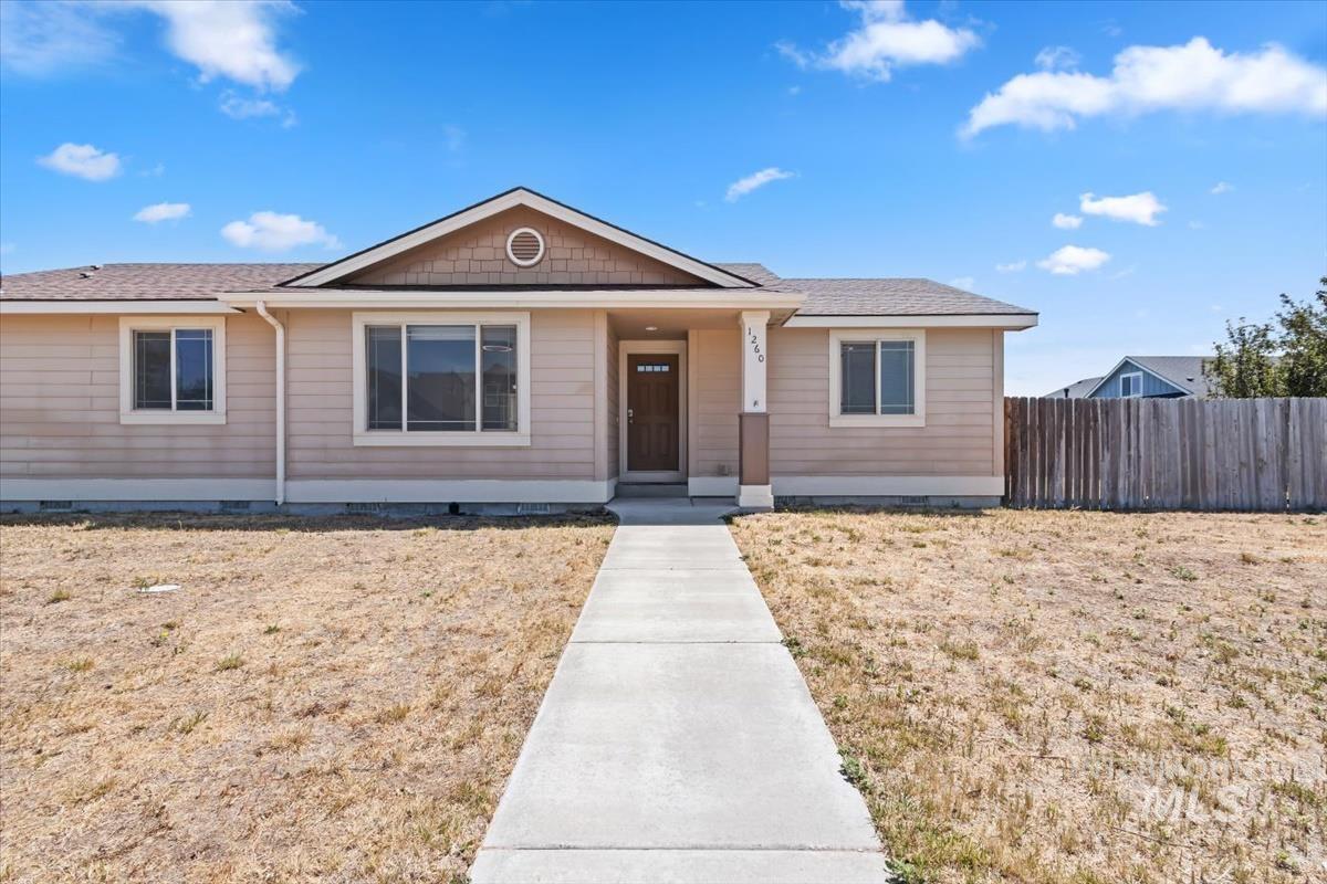 1260 SW Rolling Hills Ave, Mountain Home, Idaho 83647, 3 Bedrooms, 2 Bathrooms, Residential For Sale, Price $347,000, 98993688
