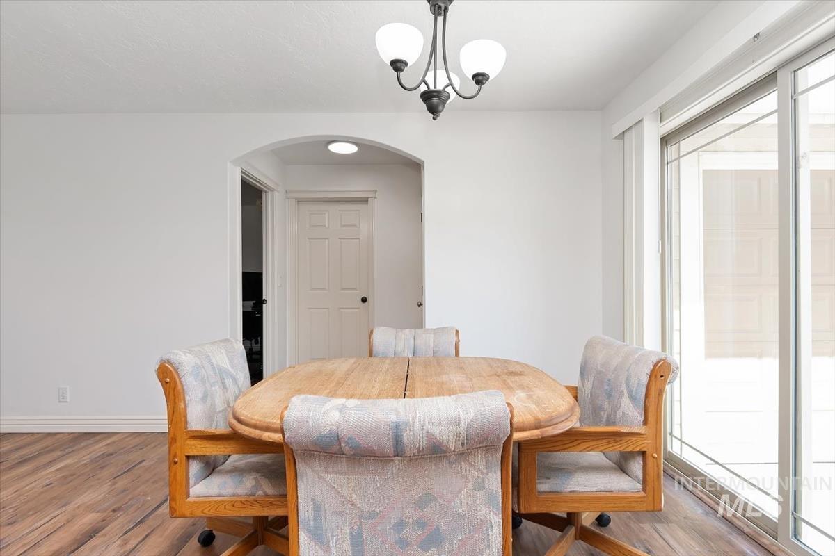 1260 SW Rolling Hills Ave, Mountain Home, Idaho 83647, 3 Bedrooms, 2 Bathrooms, Residential For Sale, Price $347,000, 98993688