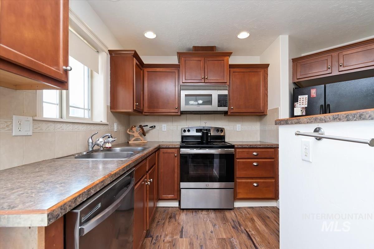 1260 SW Rolling Hills Ave, Mountain Home, Idaho 83647, 3 Bedrooms, 2 Bathrooms, Residential For Sale, Price $347,000, 98993688