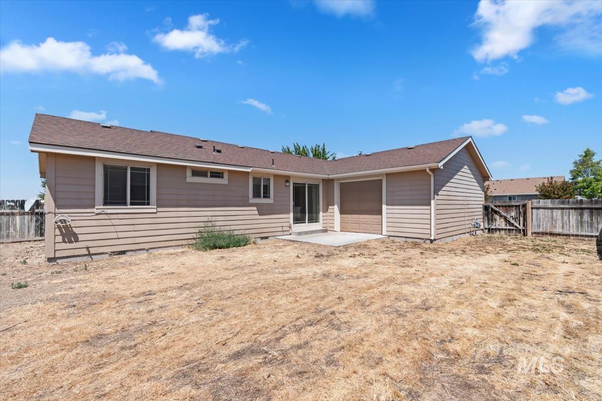 1260 SW Rolling Hills Ave, Mountain Home, Idaho 83647, 3 Bedrooms, 2 Bathrooms, Residential For Sale, Price $347,000, 98993688