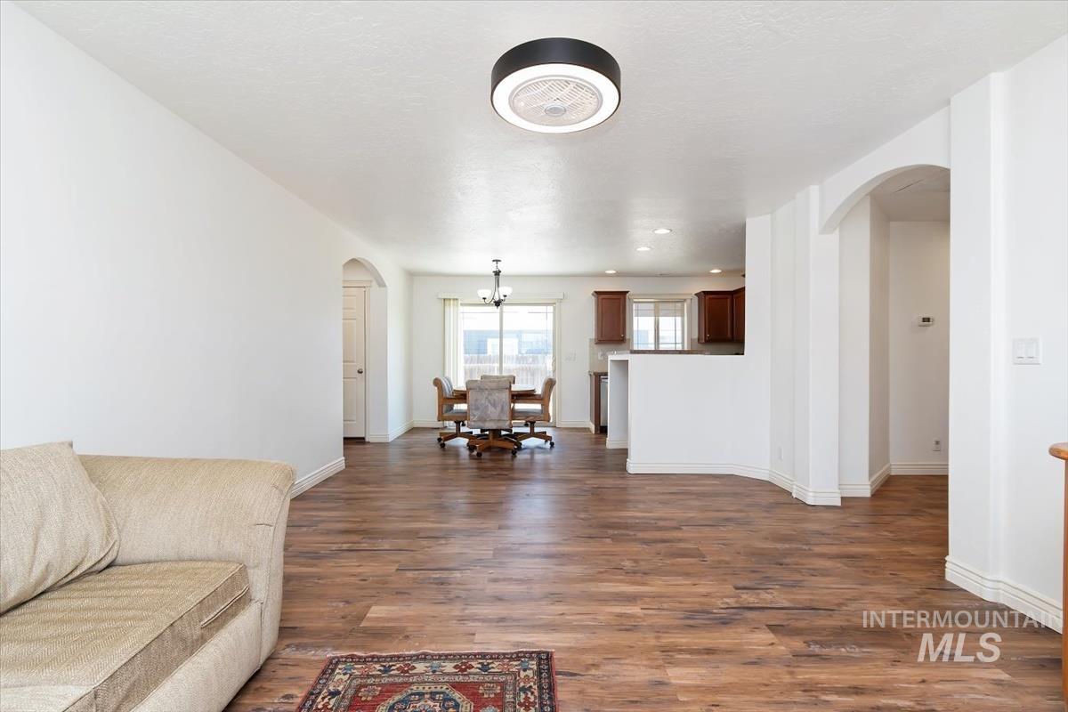 1260 SW Rolling Hills Ave, Mountain Home, Idaho 83647, 3 Bedrooms, 2 Bathrooms, Residential For Sale, Price $347,000, 98993688