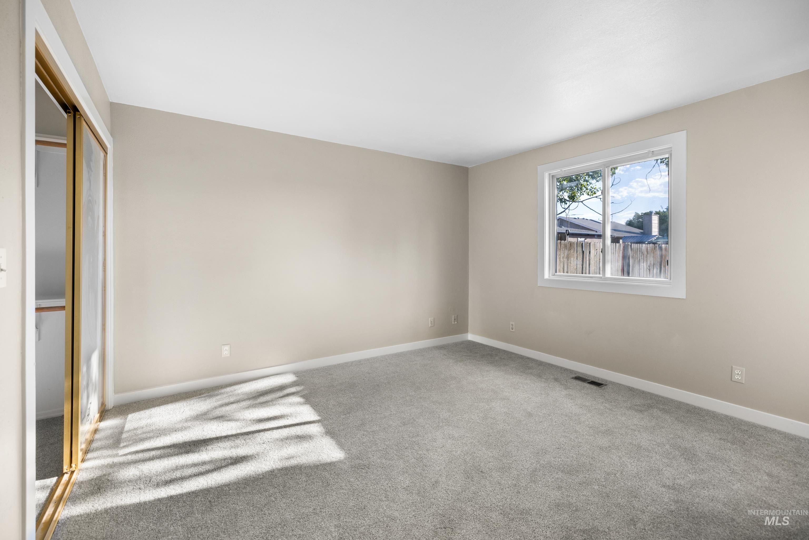 381 S Hayward Ave., Kuna, Idaho 83634, 4 Bedrooms, 2 Bathrooms, Residential For Sale, Price $389,000, 98993701