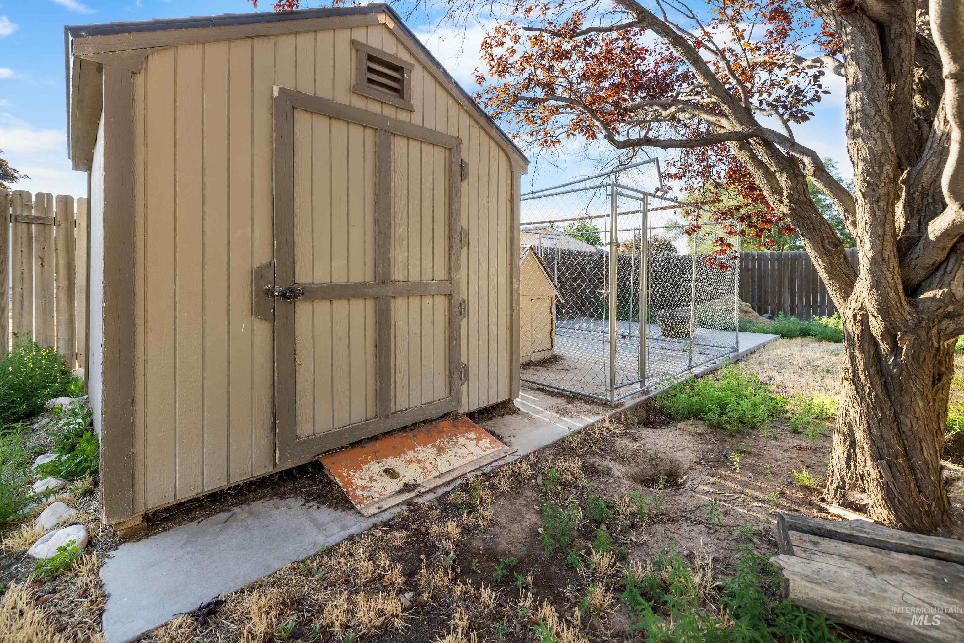 381 S Hayward Ave., Kuna, Idaho 83634, 4 Bedrooms, 2 Bathrooms, Residential For Sale, Price $389,000, 98993701