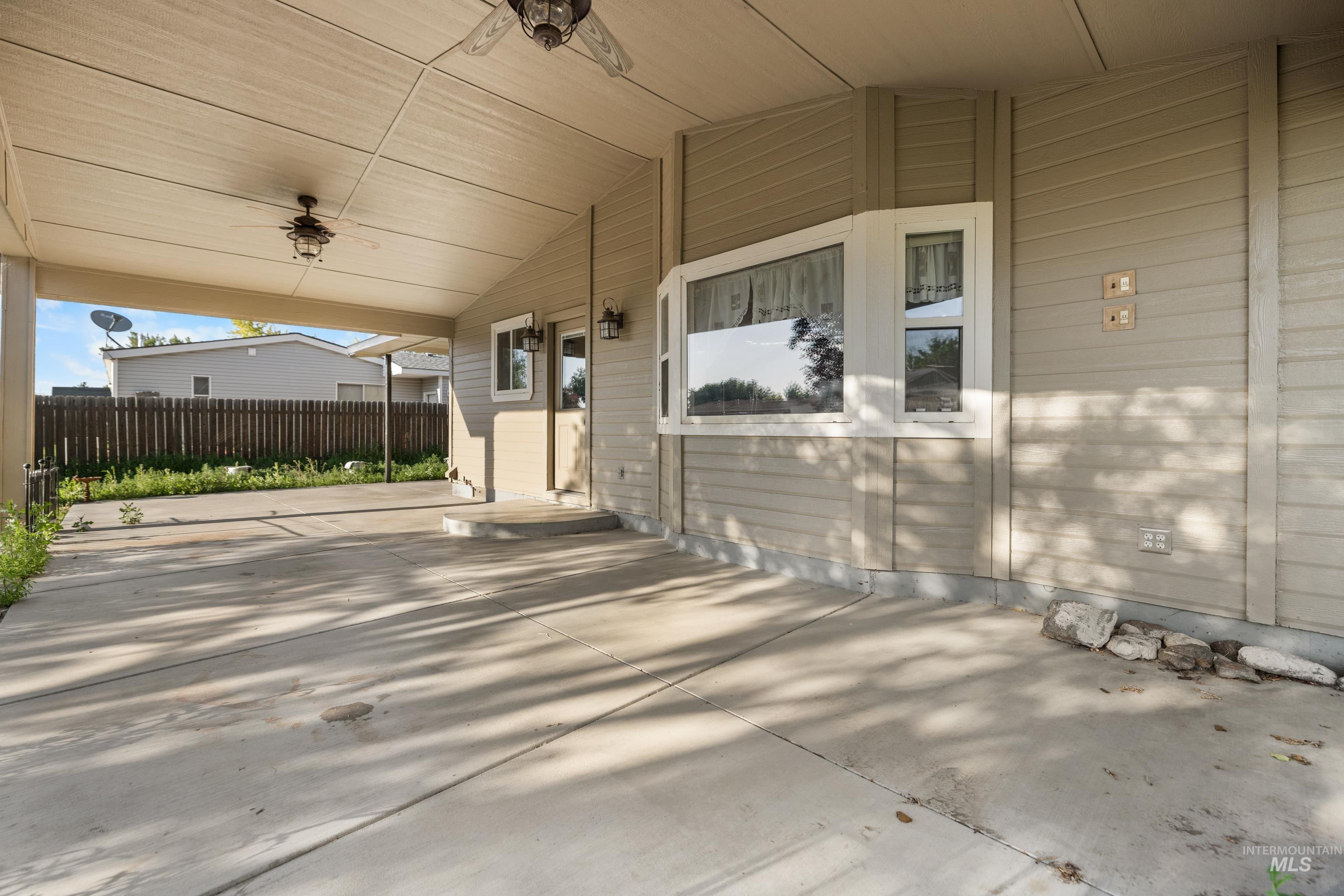 381 S Hayward Ave., Kuna, Idaho 83634, 4 Bedrooms, 2 Bathrooms, Residential For Sale, Price $389,000, 98993701