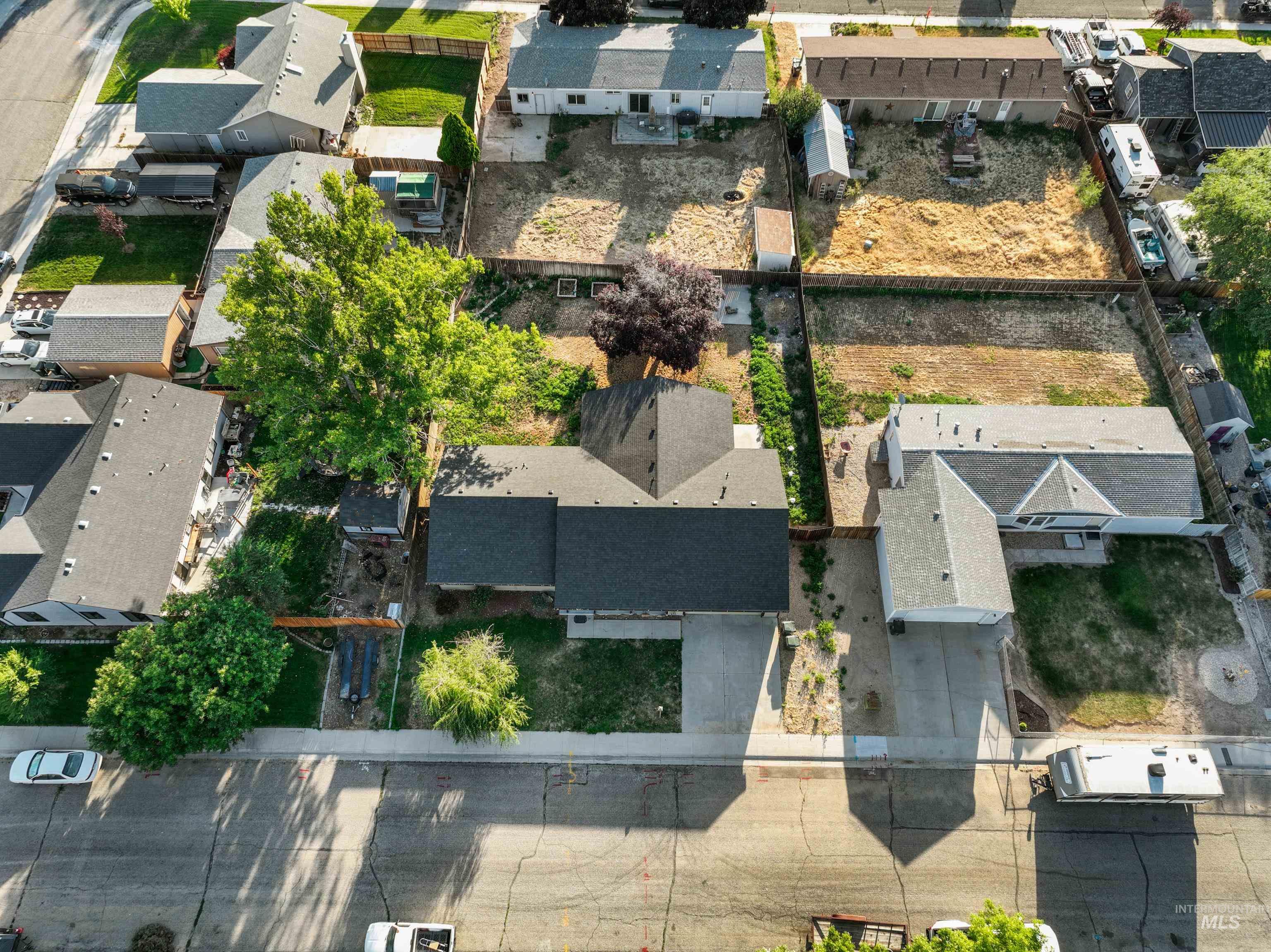 381 S Hayward Ave., Kuna, Idaho 83634, 4 Bedrooms, 2 Bathrooms, Residential For Sale, Price $389,000, 98993701