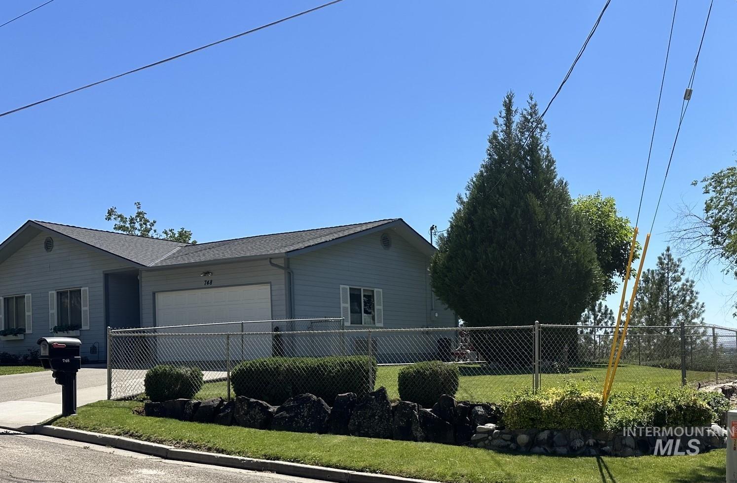 748 Hughes Dr, Payette, Idaho 83661, 3 Bedrooms, 2 Bathrooms, Residential For Sale, Price $489,900,MLS 98993704