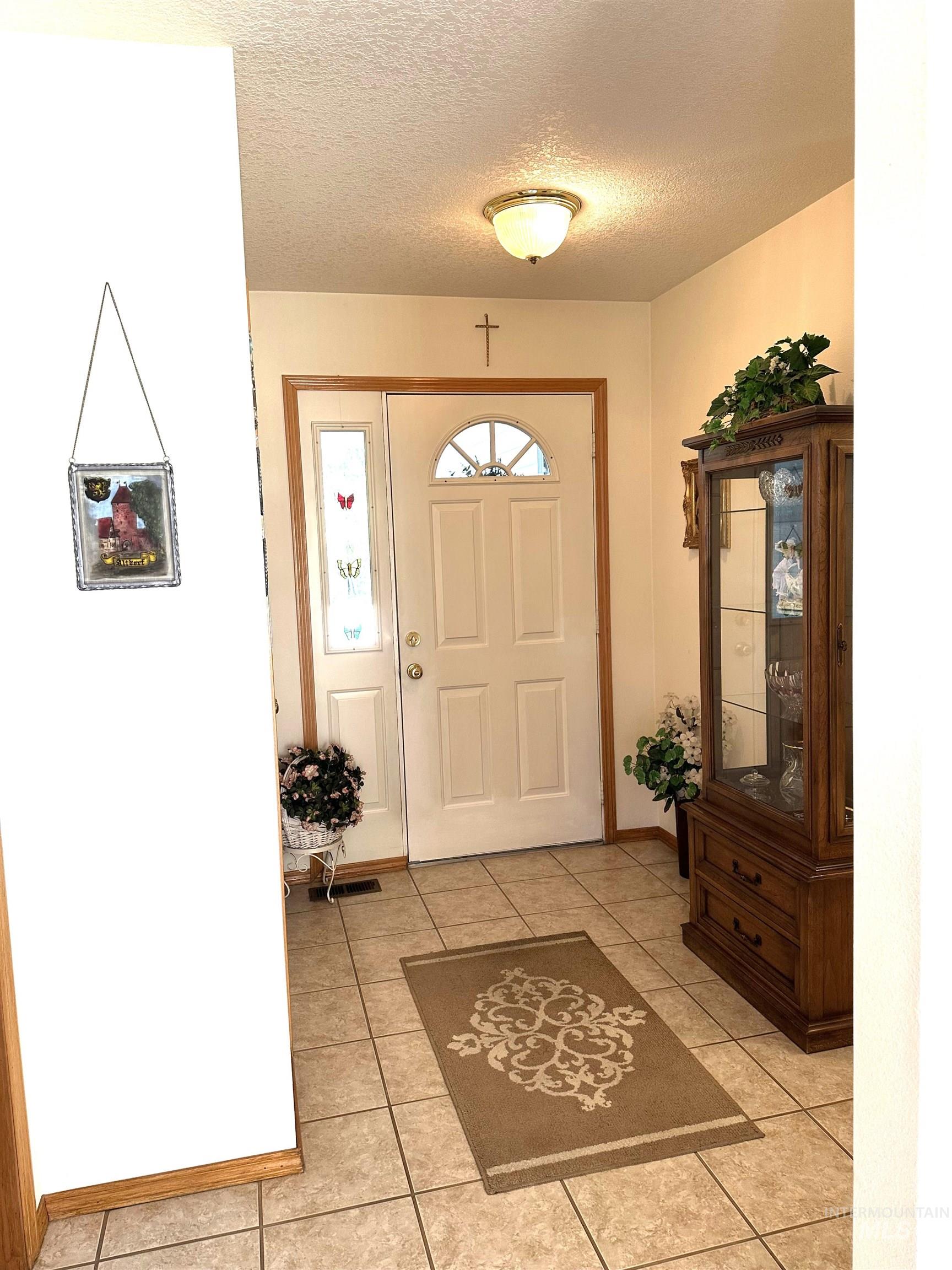 748 Hughes Dr, Payette, Idaho 83661, 3 Bedrooms, 2 Bathrooms, Residential For Sale, Price $489,900, 98993704