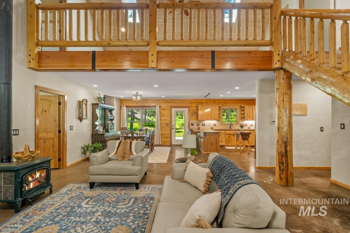 1076 Swenson Ln, Deary, Idaho 83823, 4 Bedrooms, 3 Bathrooms, Residential For Sale, Price $975,000, 98993706