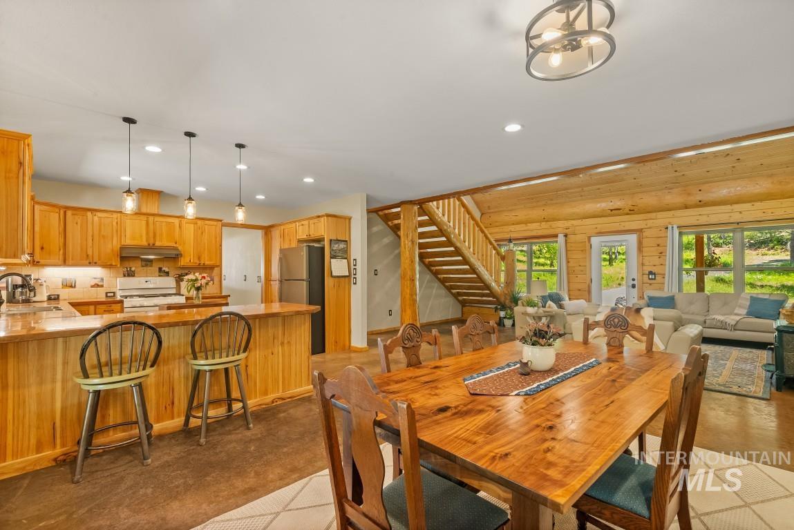 1076 Swenson Ln, Deary, Idaho 83823, 4 Bedrooms, 3 Bathrooms, Residential For Sale, Price $975,000, 98993706