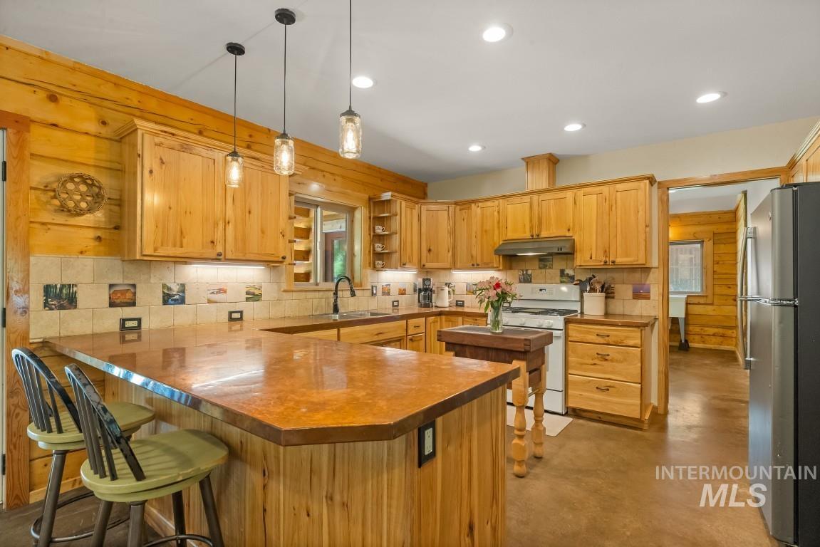 1076 Swenson Ln, Deary, Idaho 83823, 4 Bedrooms, 3 Bathrooms, Residential For Sale, Price $975,000, 98993706