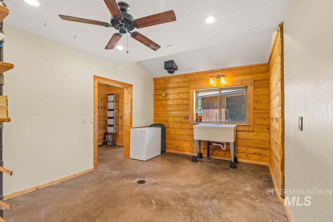 1076 Swenson Ln, Deary, Idaho 83823, 4 Bedrooms, 3 Bathrooms, Residential For Sale, Price $975,000, 98993706