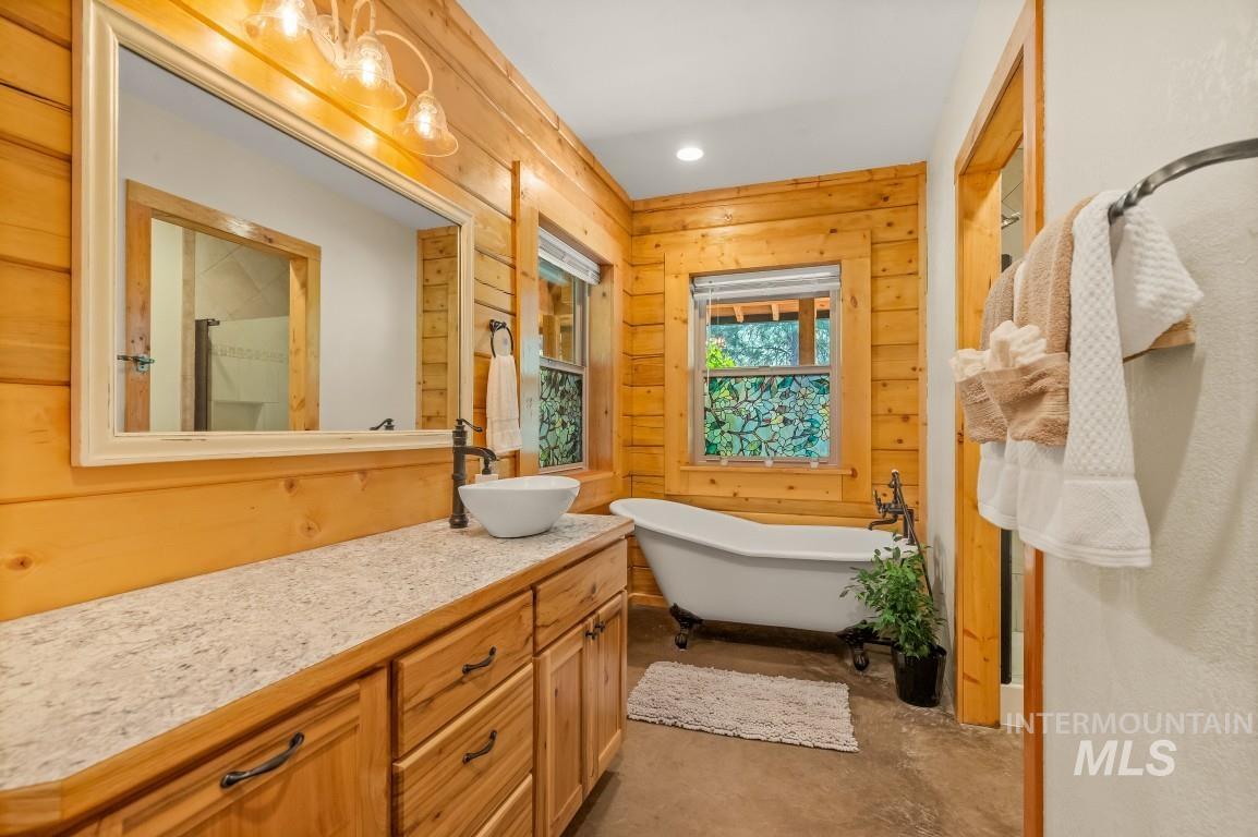 1076 Swenson Ln, Deary, Idaho 83823, 4 Bedrooms, 3 Bathrooms, Residential For Sale, Price $975,000, 98993706
