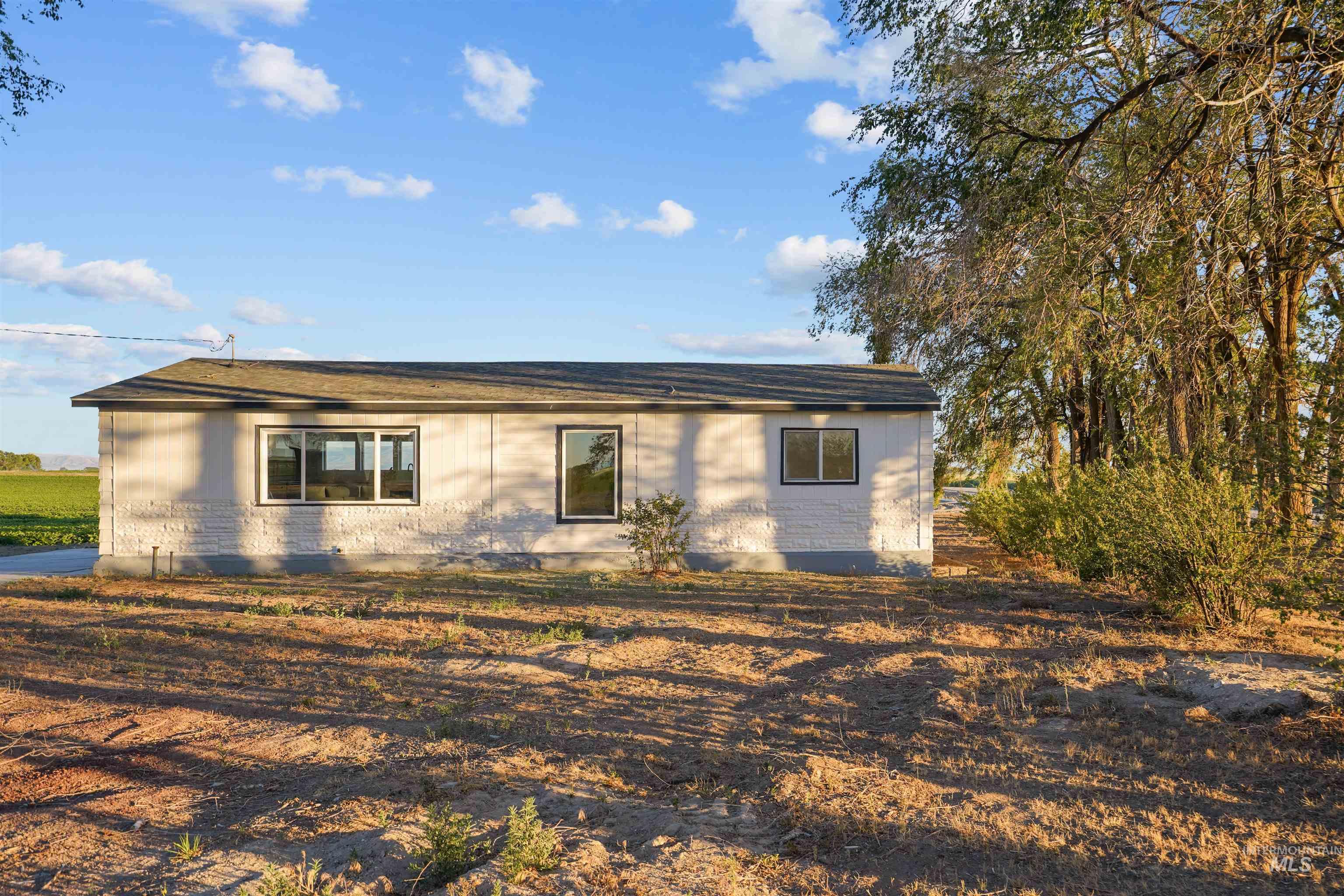 862 N 500 W, Rupert, Idaho 83350, 3 Bedrooms, 2 Bathrooms, Residential For Sale, Price $375,000,MLS 98993707