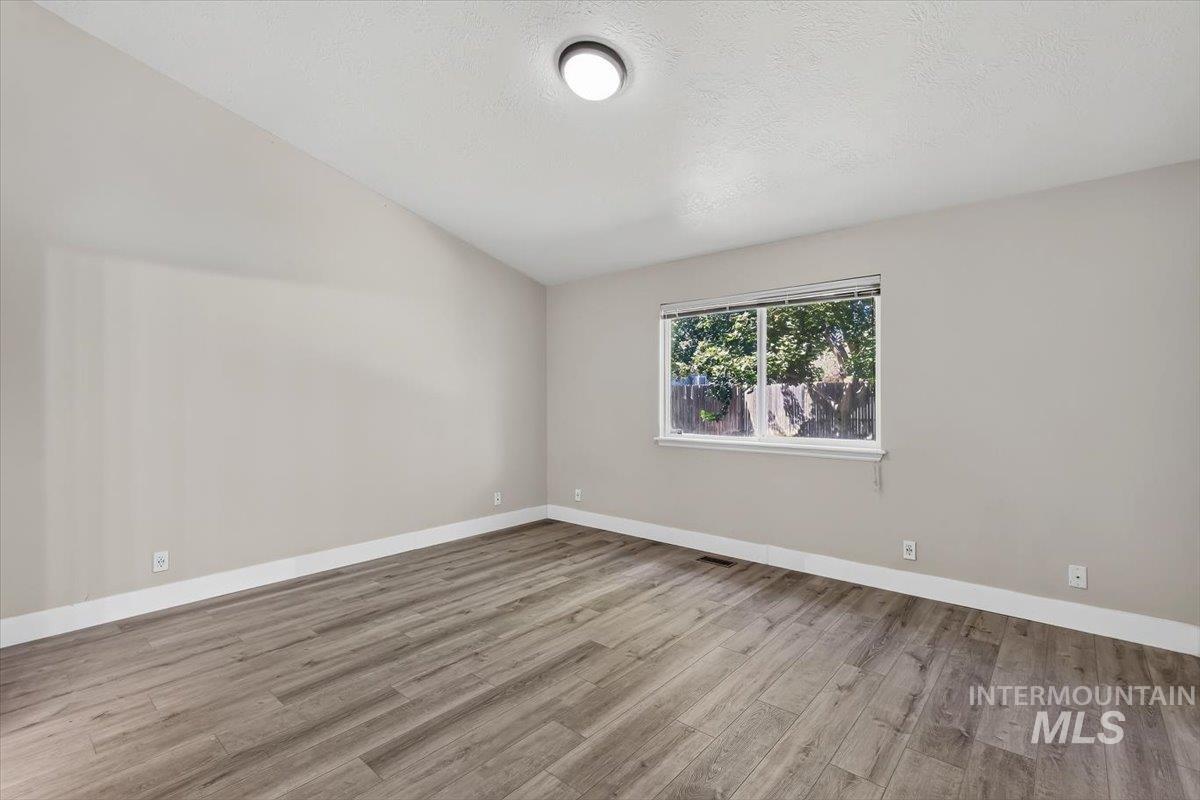 7741 N Dodgin Ave, Boise, Idaho 83714, 4 Bedrooms, 2 Bathrooms, Residential For Sale, Price $530,000,MLS 98993711