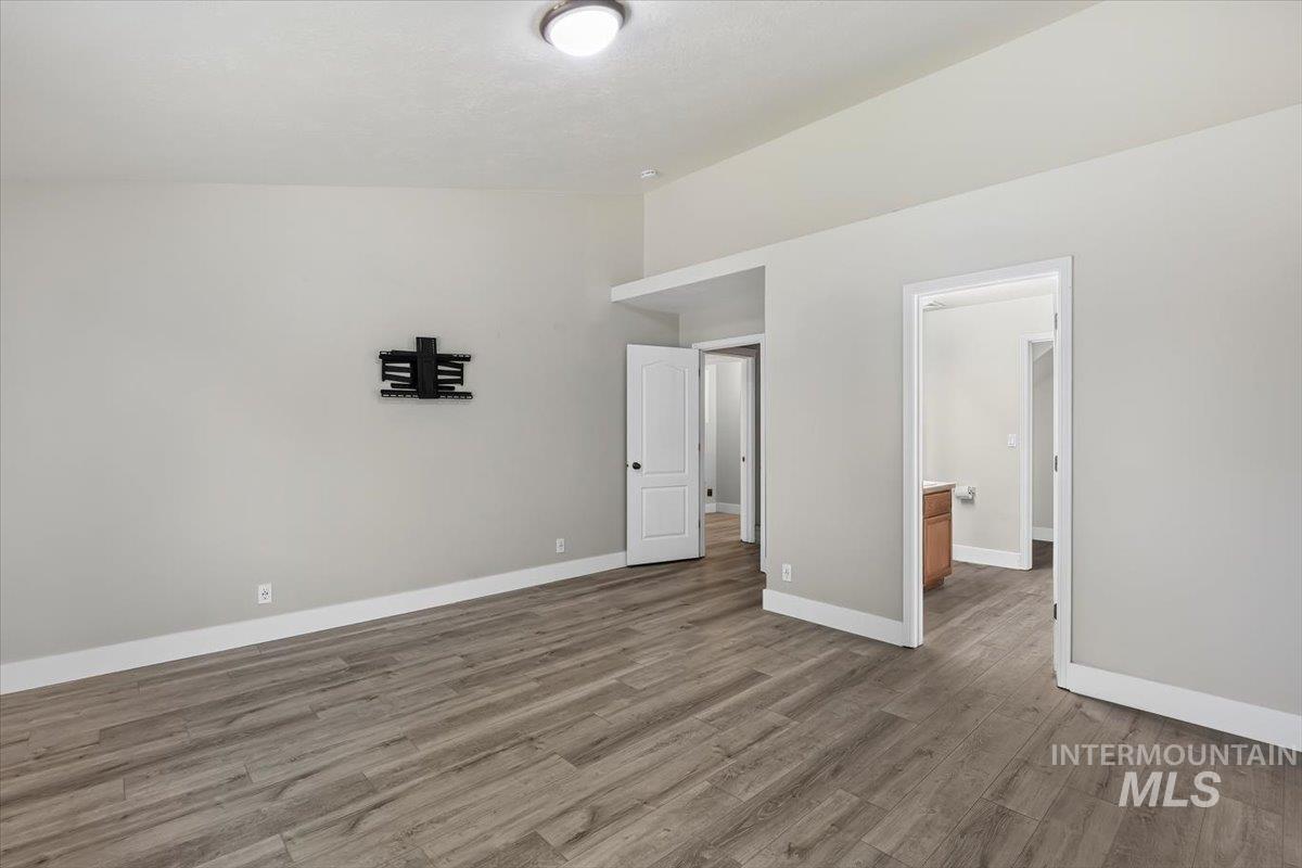 7741 N Dodgin Ave, Boise, Idaho 83714, 4 Bedrooms, 2 Bathrooms, Residential For Sale, Price $530,000,MLS 98993711