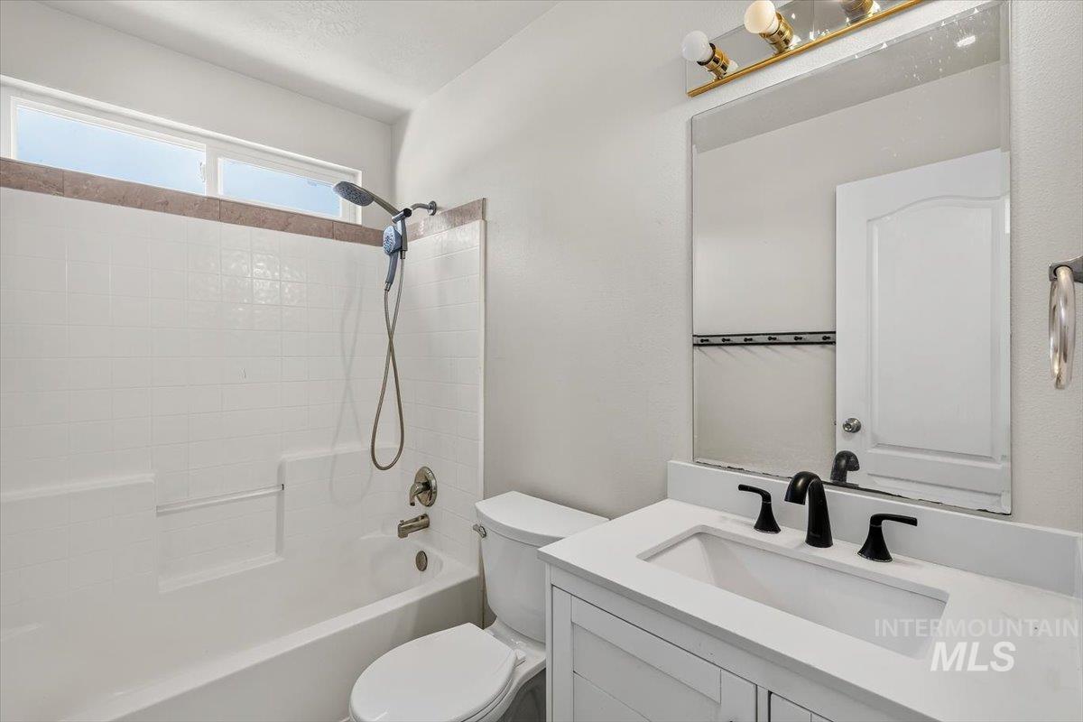 7741 N Dodgin Ave, Boise, Idaho 83714, 4 Bedrooms, 2 Bathrooms, Residential For Sale, Price $530,000,MLS 98993711