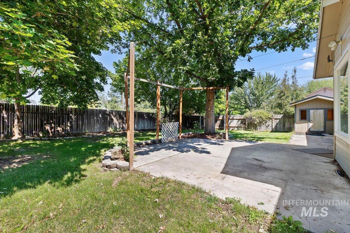 7741 N Dodgin Ave, Boise, Idaho 83714, 4 Bedrooms, 2 Bathrooms, Residential For Sale, Price $530,000,MLS 98993711