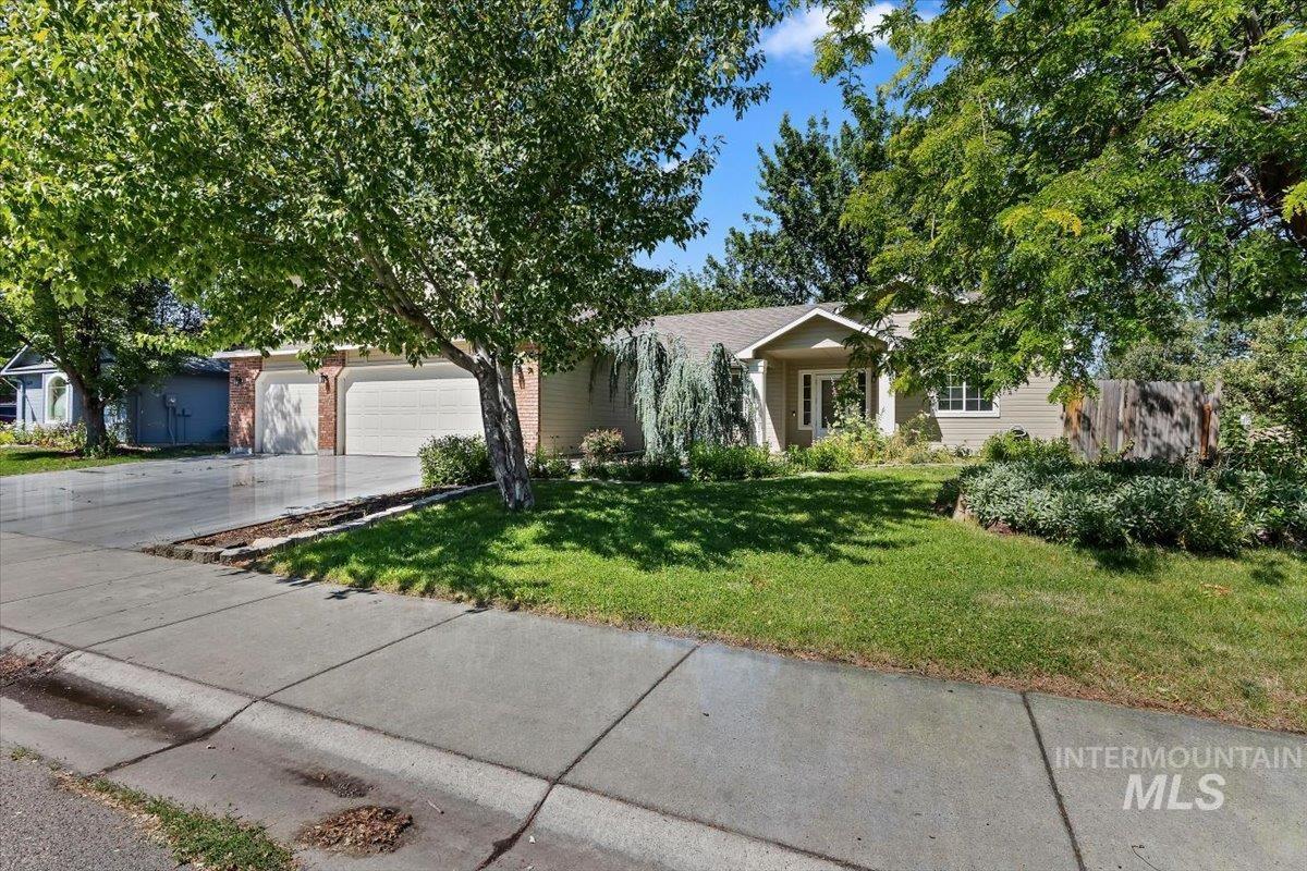 7741 N Dodgin Ave, Boise, Idaho 83714, 4 Bedrooms, 2 Bathrooms, Residential For Sale, Price $530,000,MLS 98993711