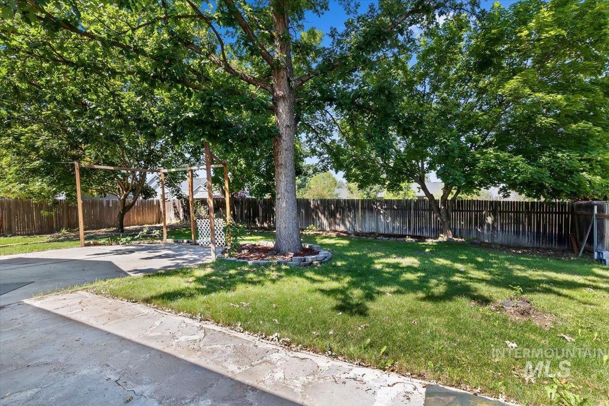 7741 N Dodgin Ave, Boise, Idaho 83714, 4 Bedrooms, 2 Bathrooms, Residential For Sale, Price $530,000,MLS 98993711