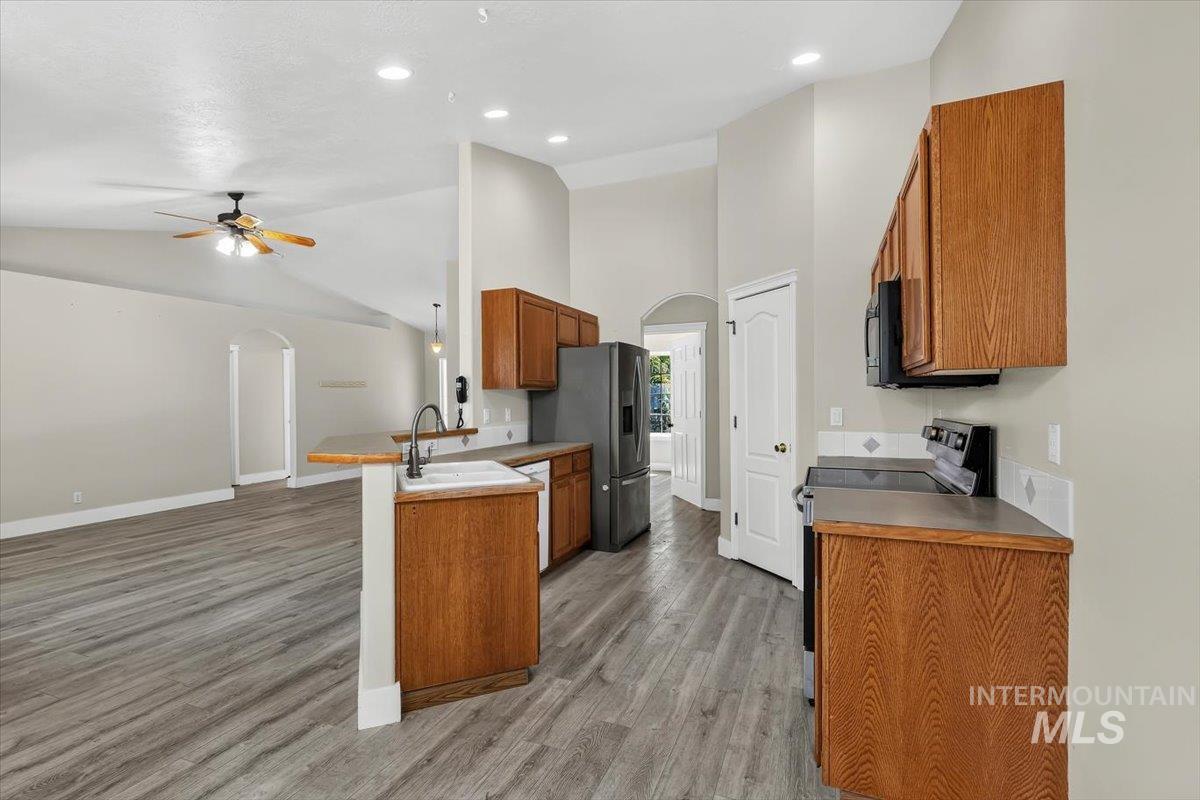 7741 N Dodgin Ave, Boise, Idaho 83714, 4 Bedrooms, 2 Bathrooms, Residential For Sale, Price $530,000,MLS 98993711