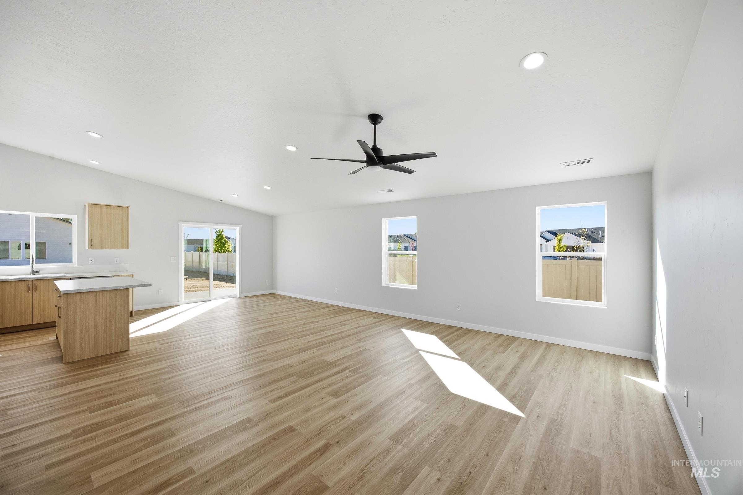 920 SW Jayhawk St, Mountain Home, Idaho 83647, 4 Bedrooms, 2 Bathrooms, Residential For Sale, Price $394,990,MLS 98993717
